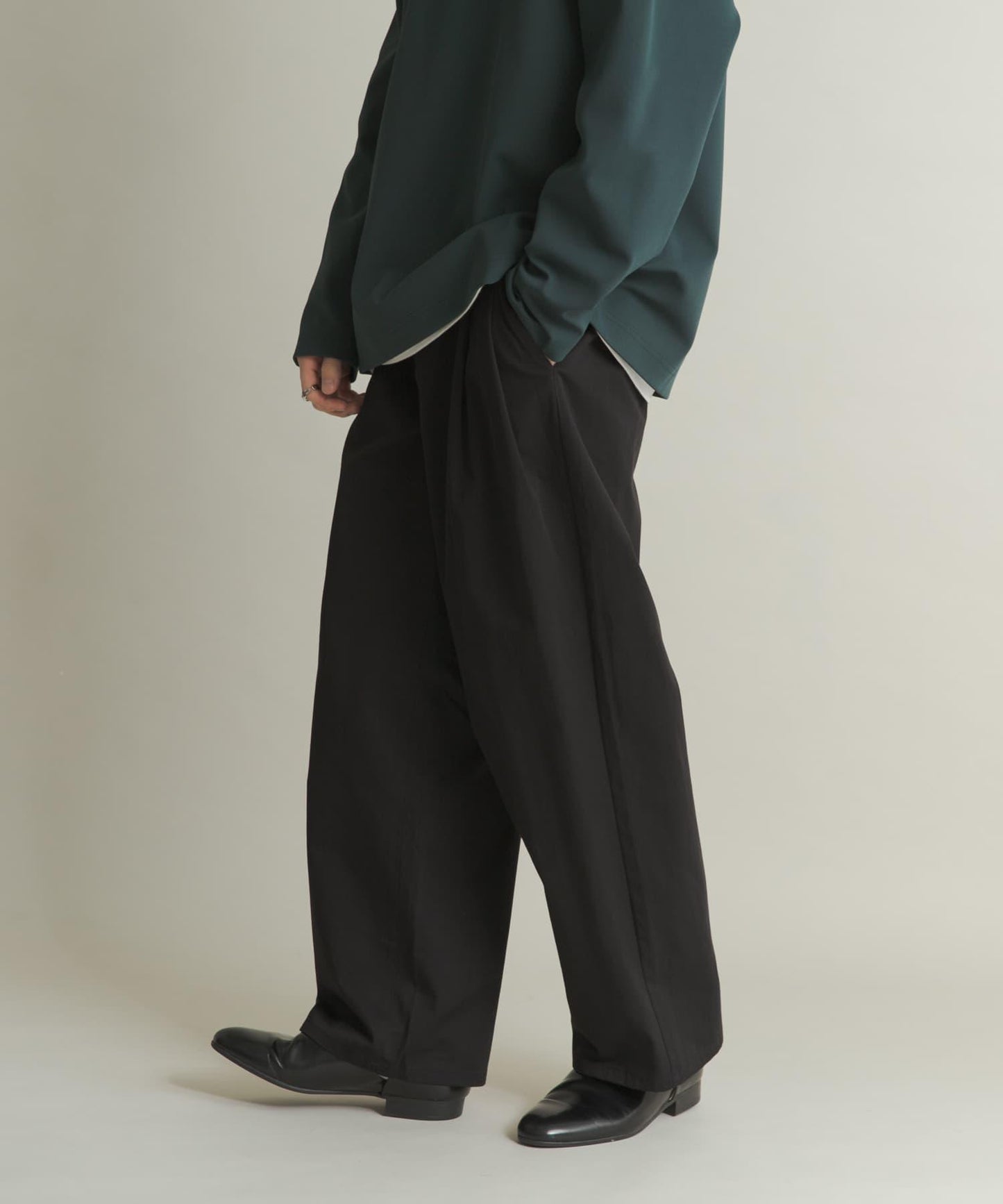 2褶寬鬆斜紋棉布長褲