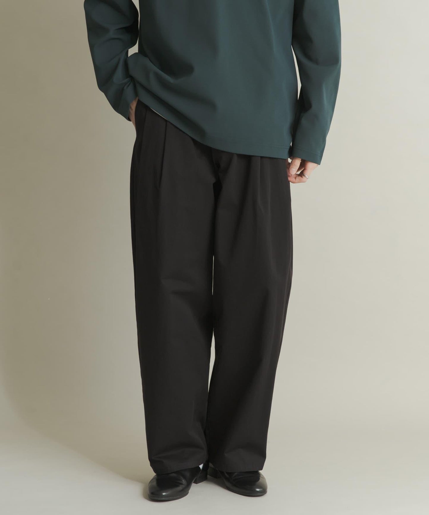 2褶寬鬆斜紋棉布長褲