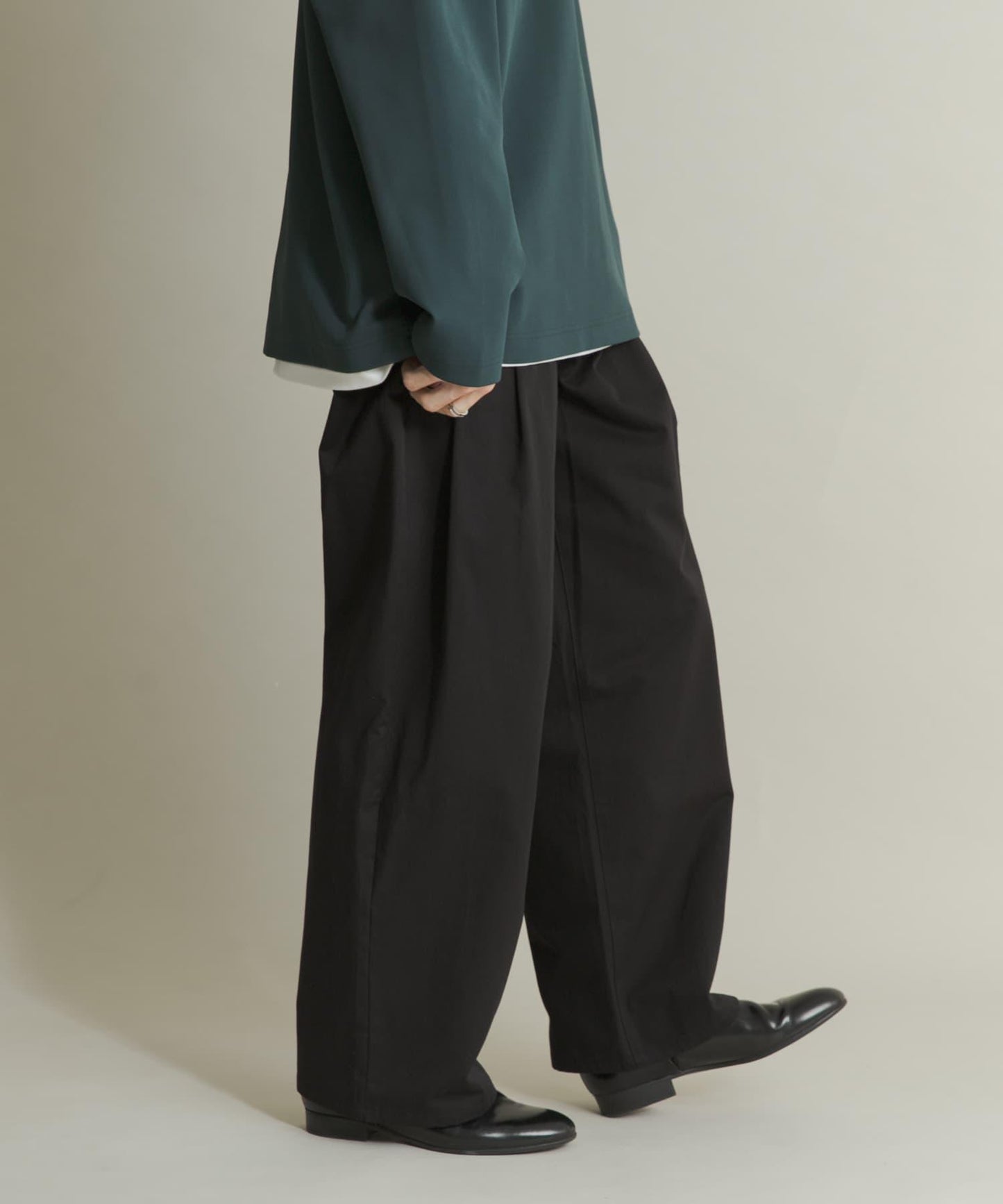 2褶寬鬆斜紋棉布長褲