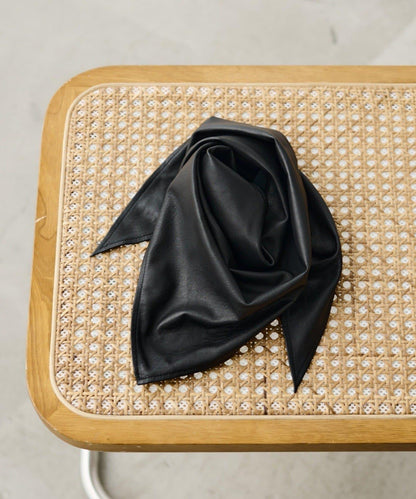 《15 quinze》皮質圍巾