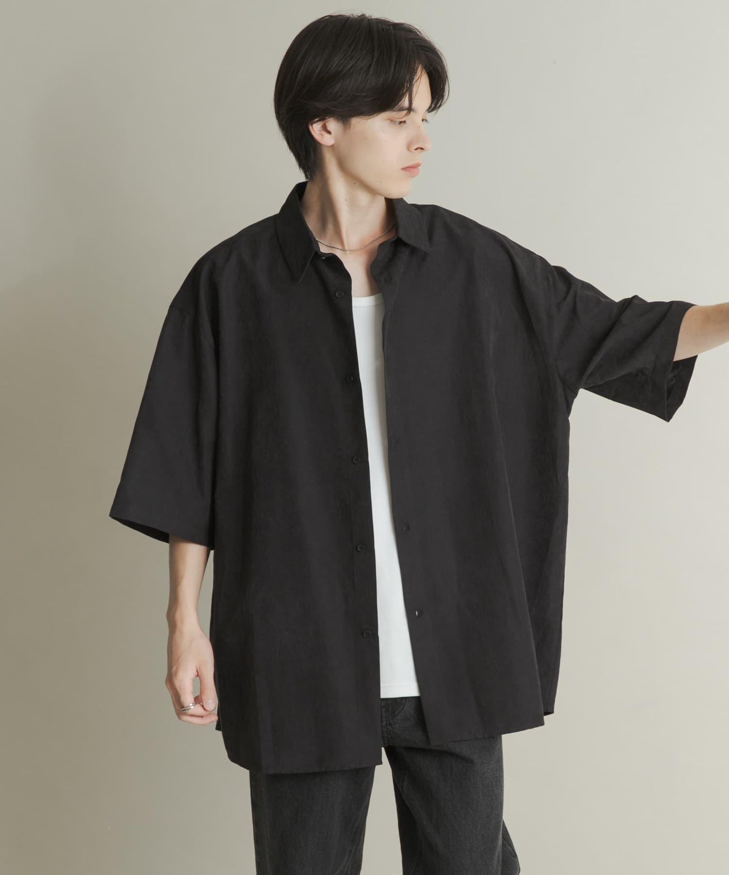 超寬鬆桃色緞面短袖襯衫