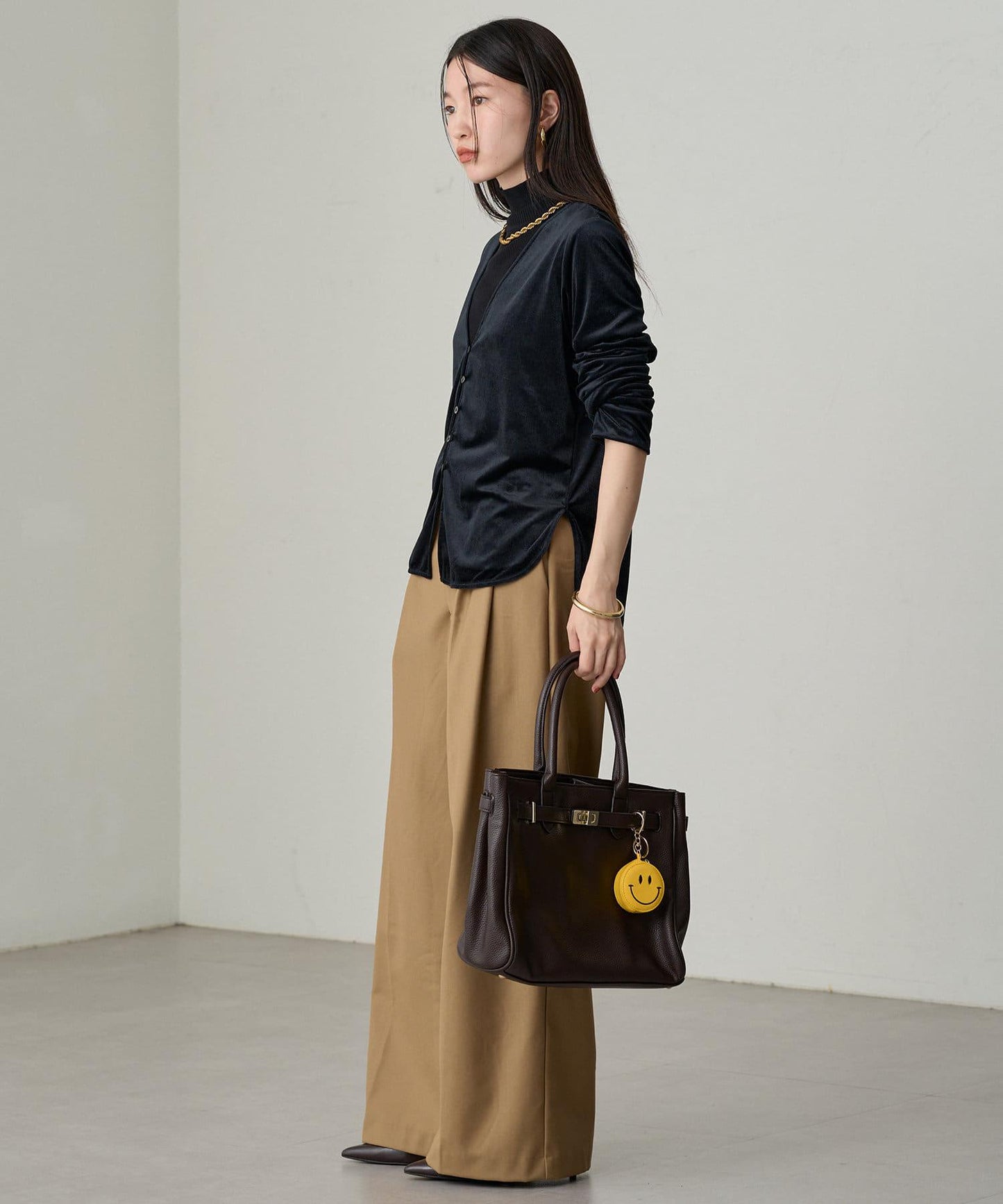 【Loungedress】天鵝絨V領女式襯衫