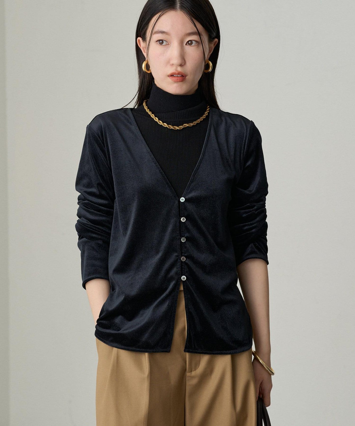 【Loungedress】天鵝絨V領女式襯衫