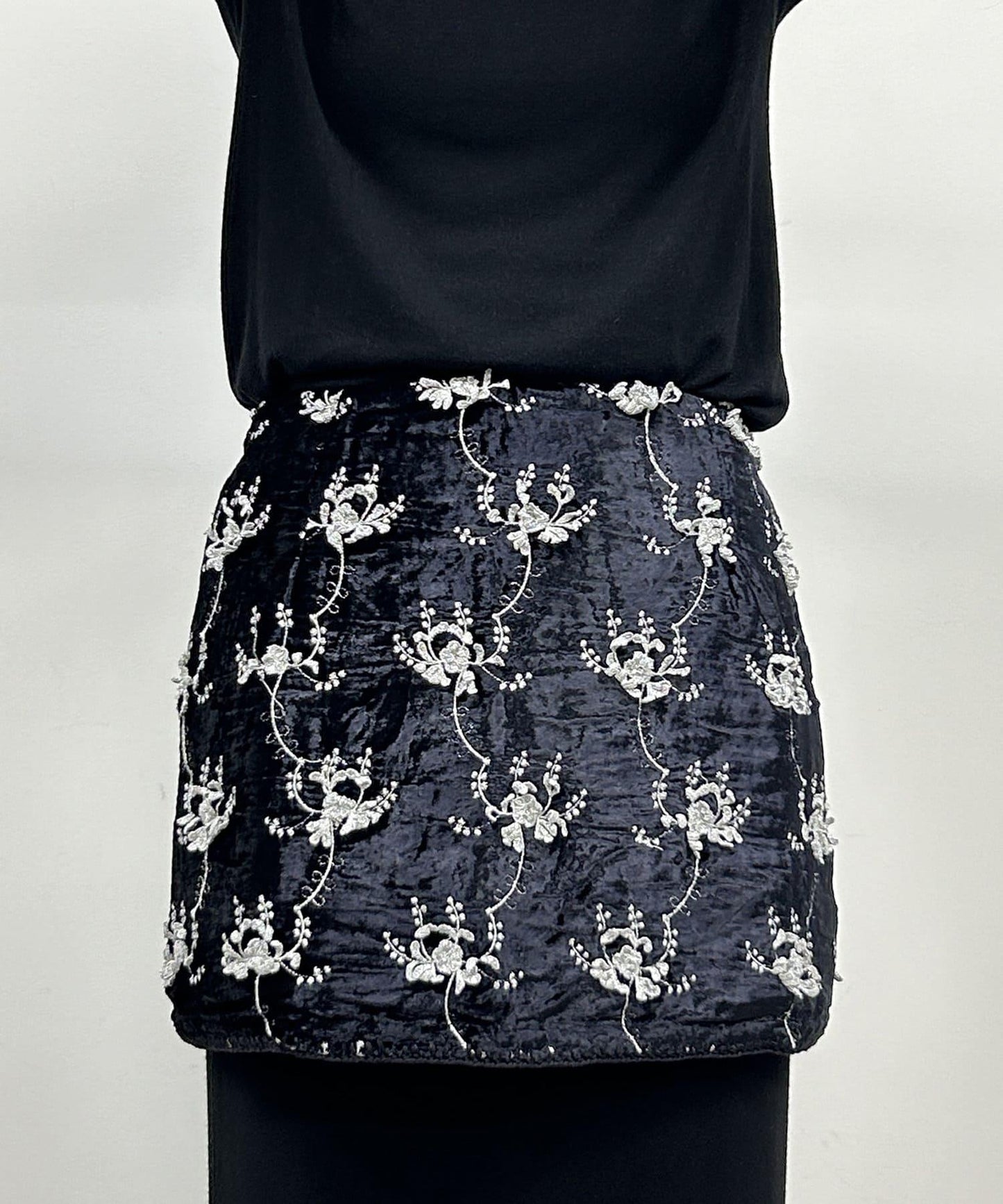 【Loungedress】刺繡迷你裙