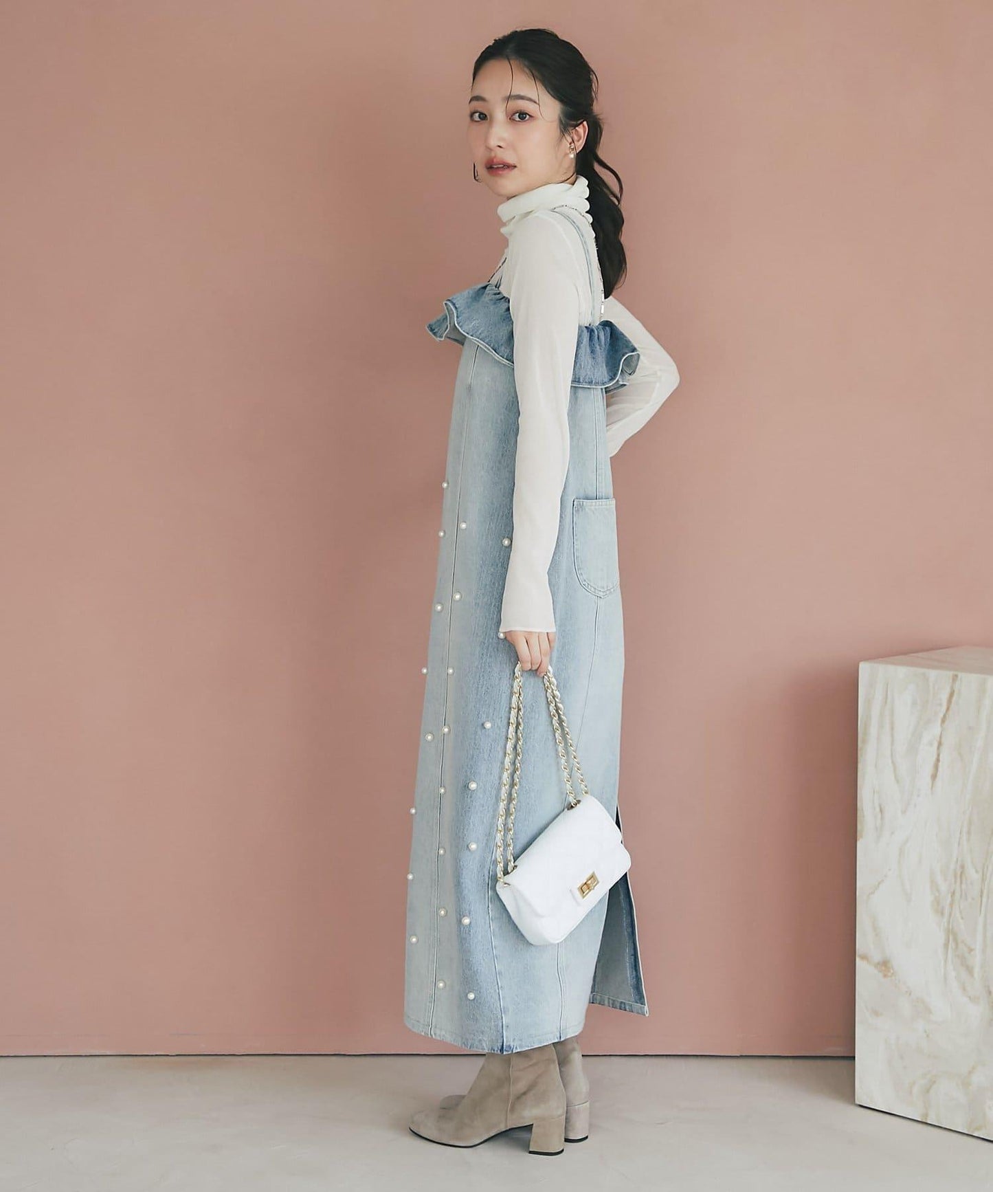 【La boutique BonBon】珍珠裝飾牛仔吊帶連衣裙