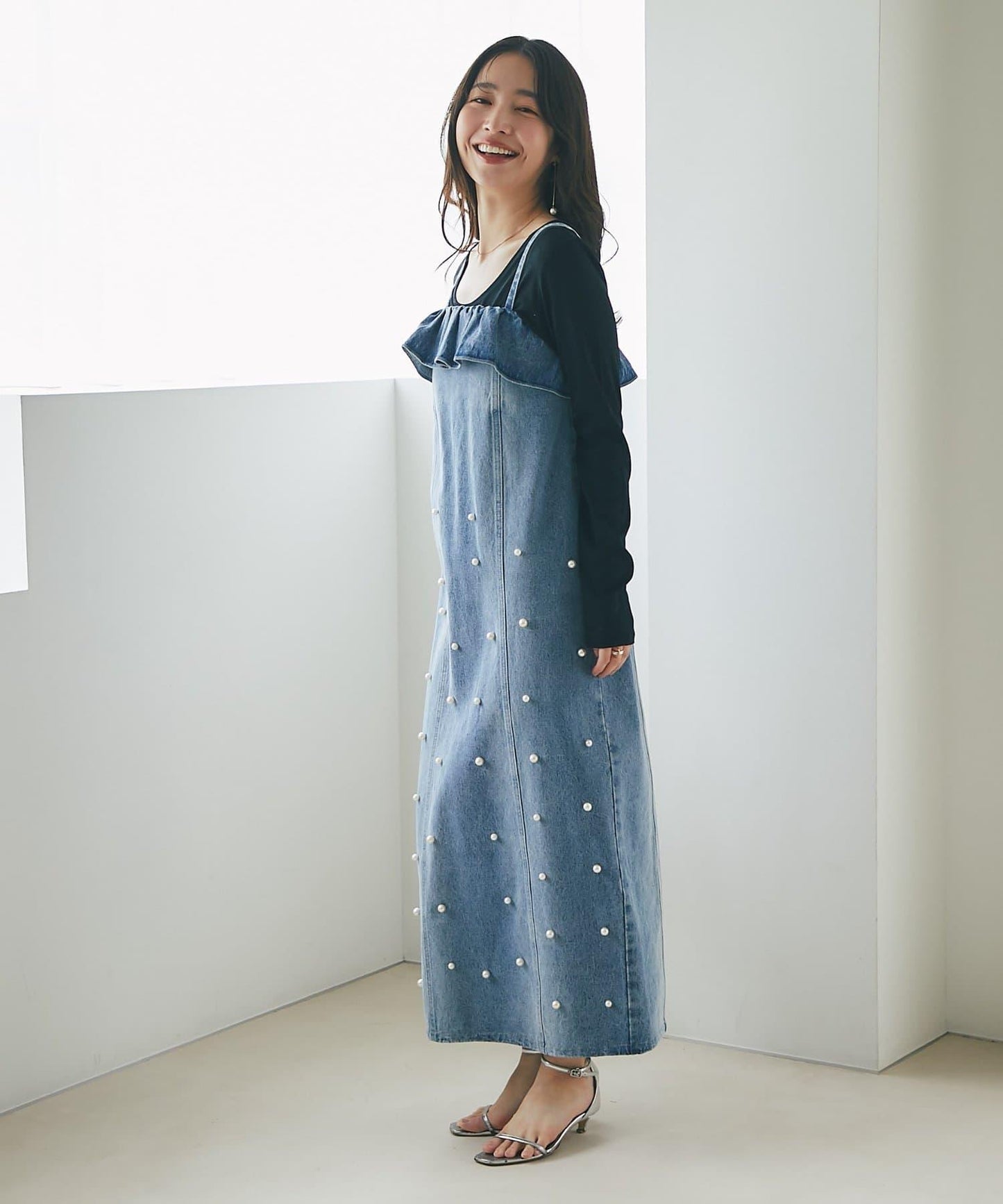 【La boutique BonBon】珍珠裝飾牛仔吊帶連衣裙