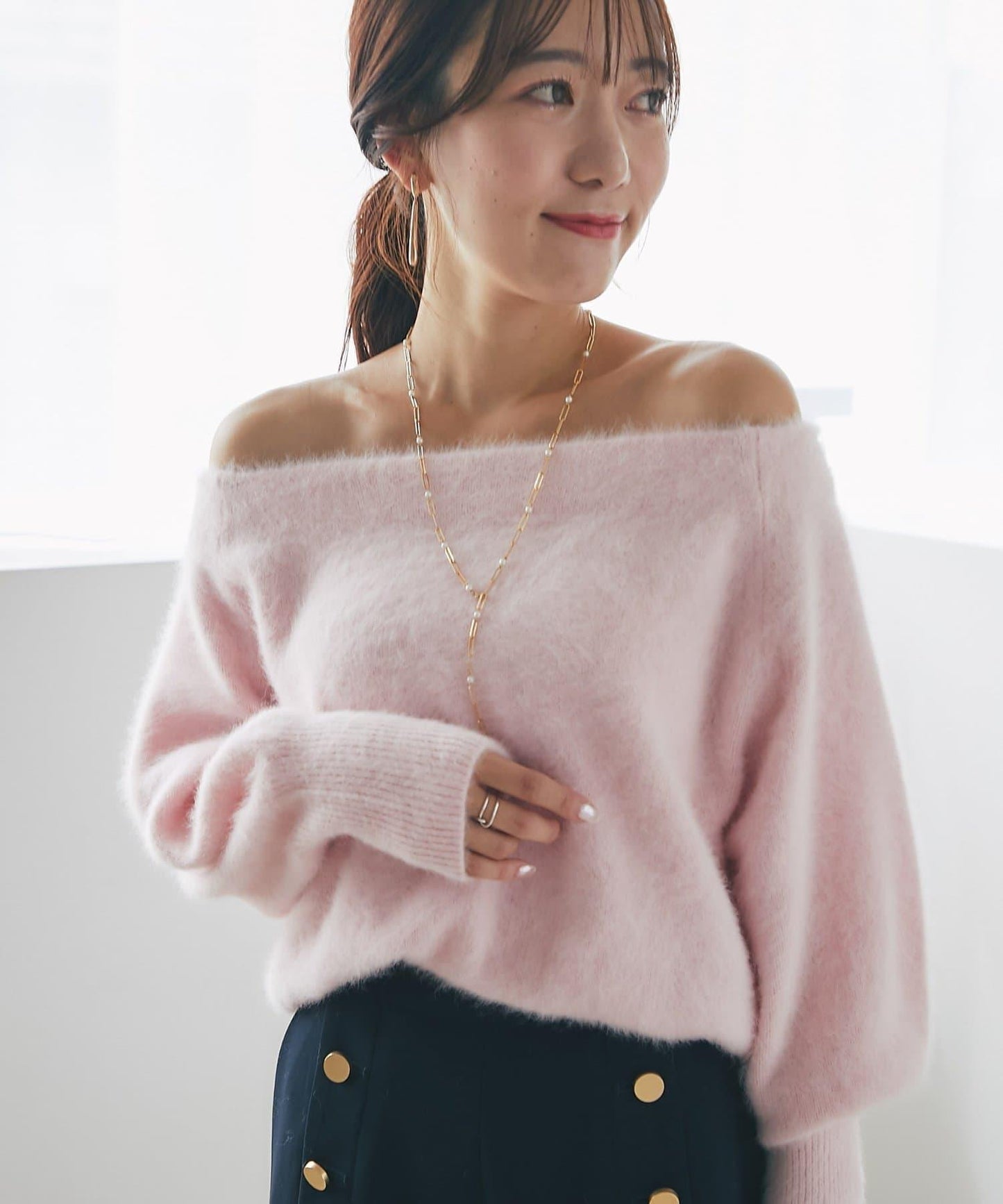 La boutique BonBon 毛感羊毛羊絨混紡露肩針織上衣