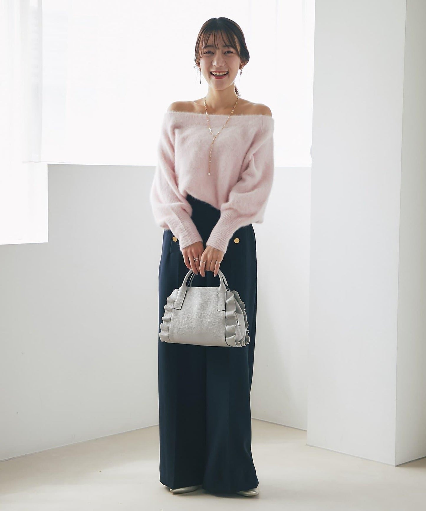 La boutique BonBon 毛感羊毛羊絨混紡露肩針織上衣