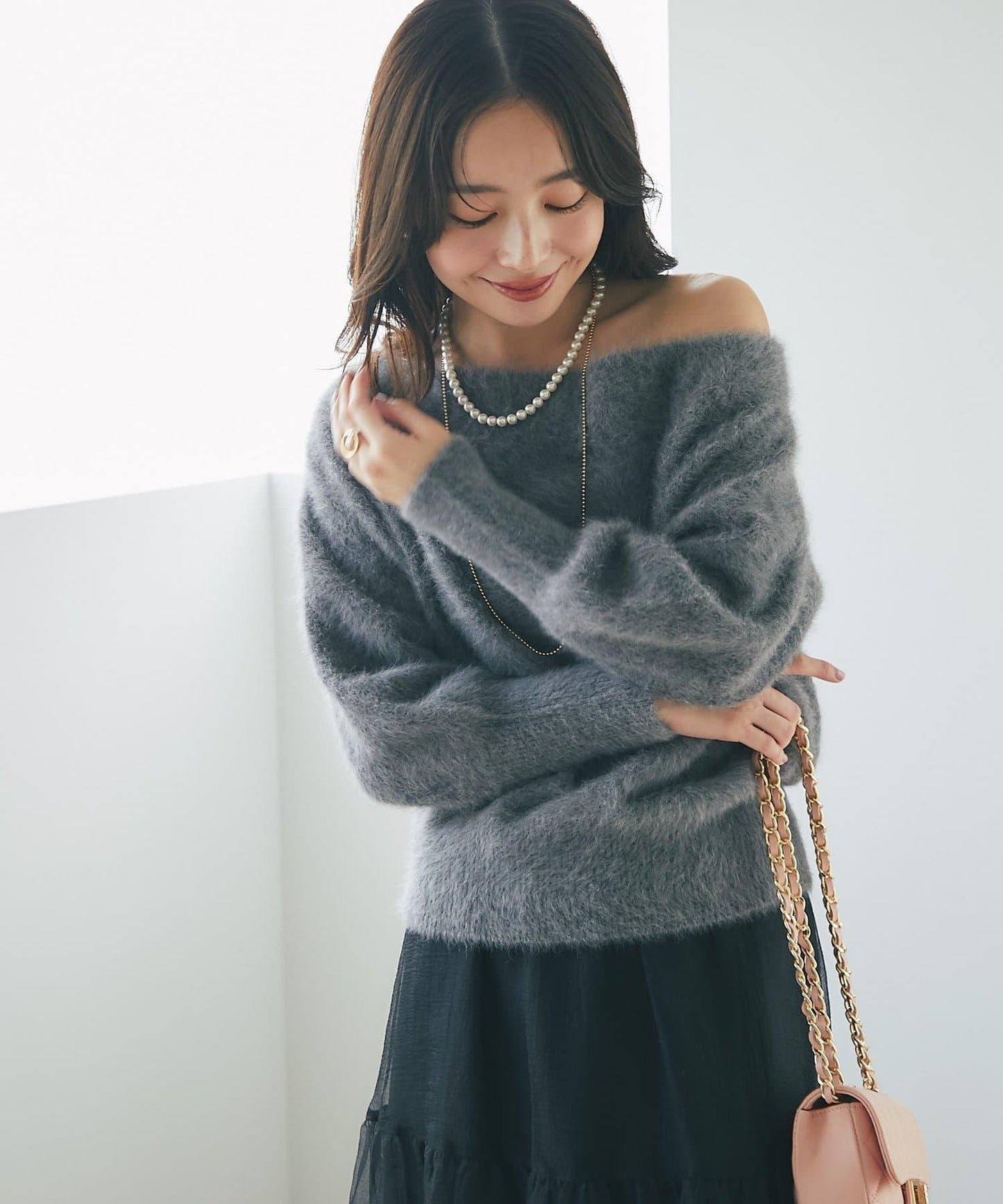 【miki監修】毛絨羊毛羊絨混紡一字肩針織衫