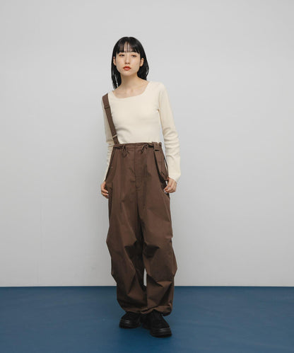 背部開口帶胸墊長袖T恤