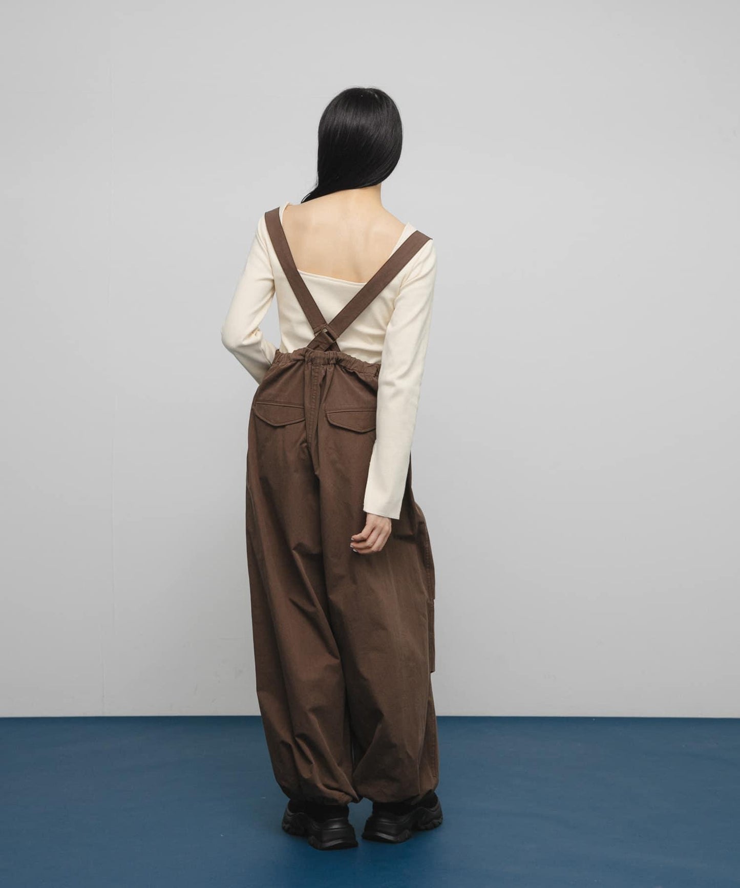 背部開口帶胸墊長袖T恤