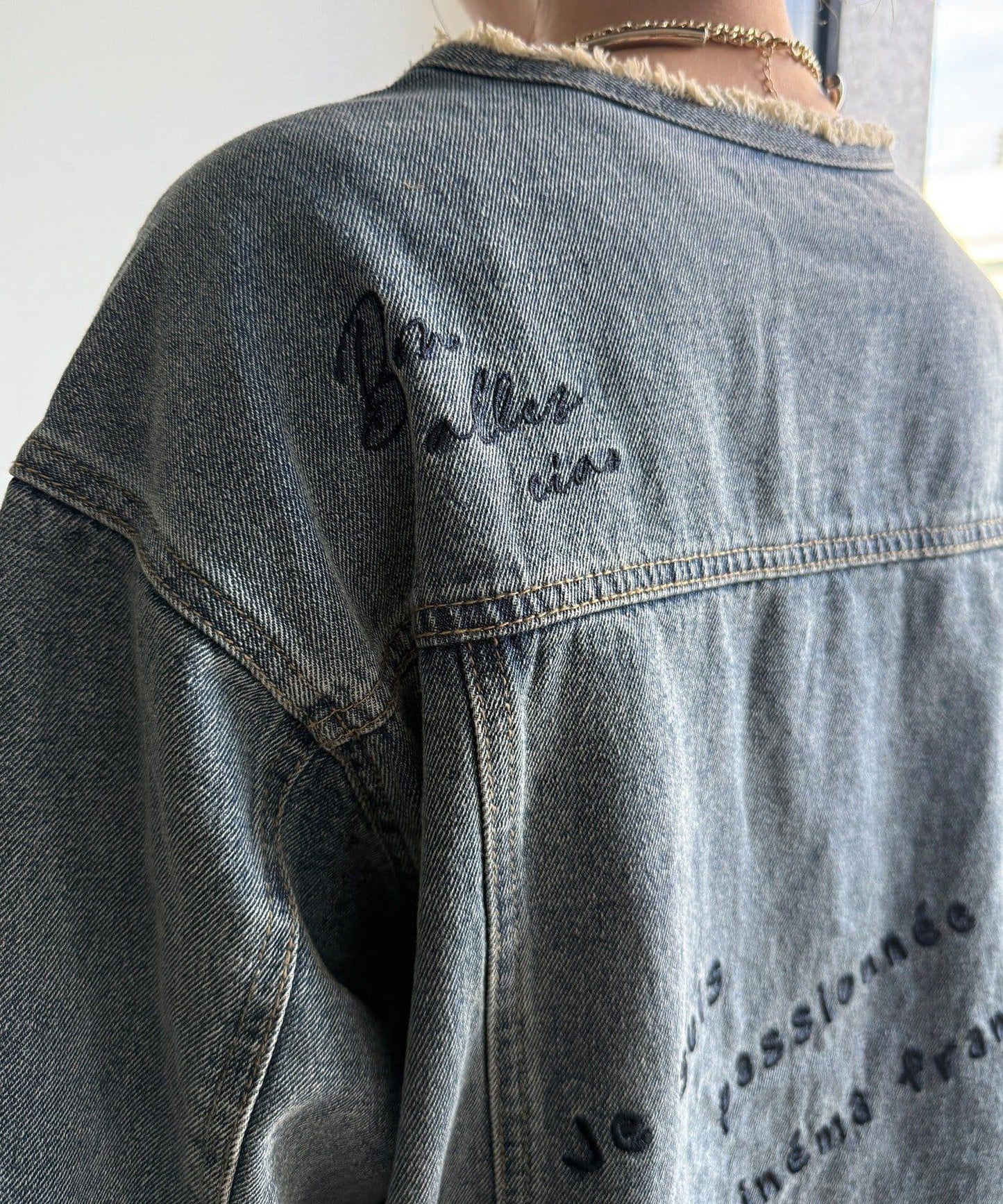 牛仔刺繡夾克