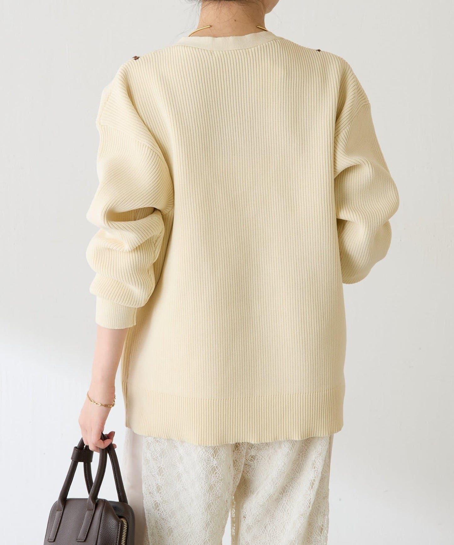 鏤空刺繡深V領針織衫