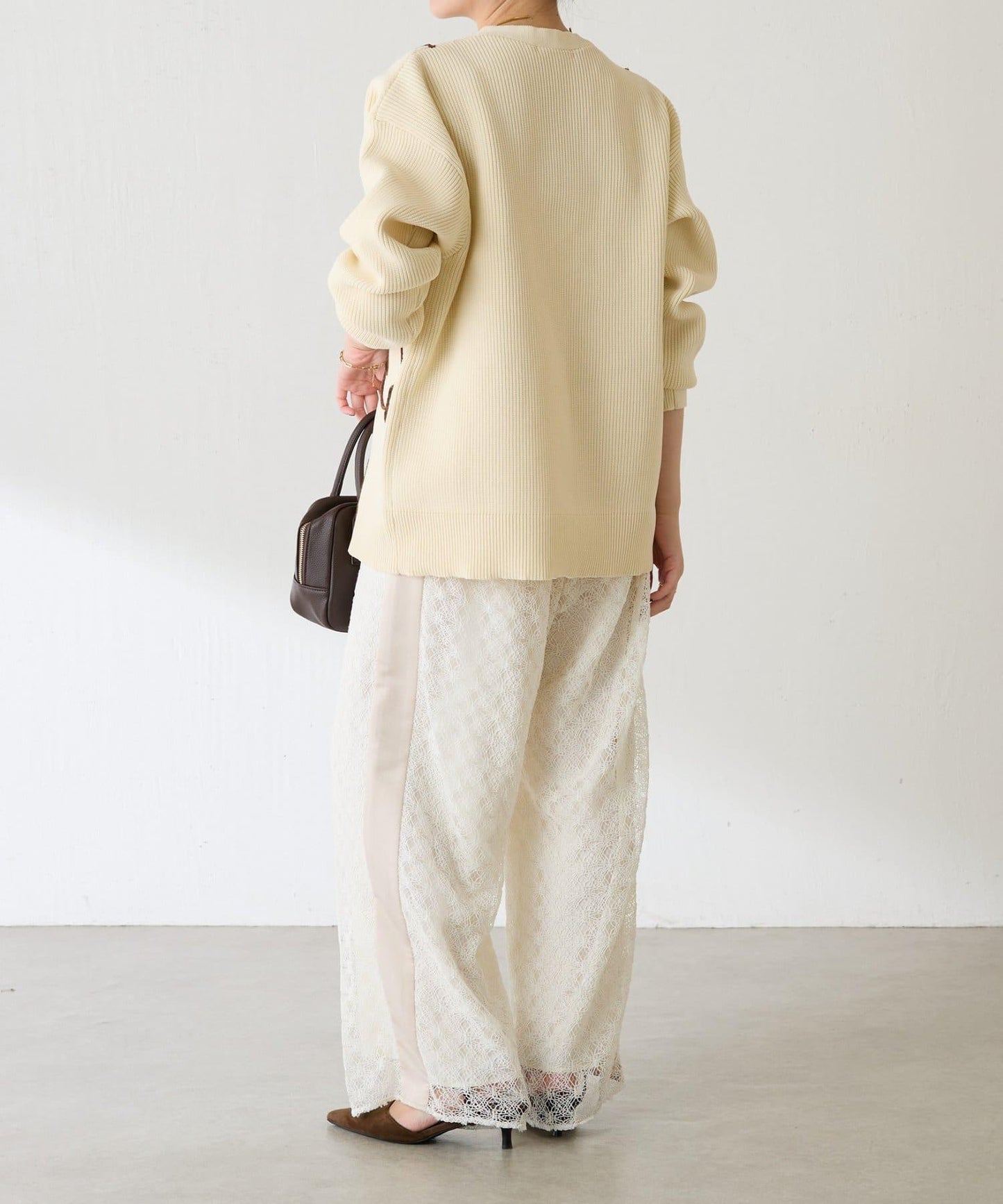 鏤空刺繡深V領針織衫