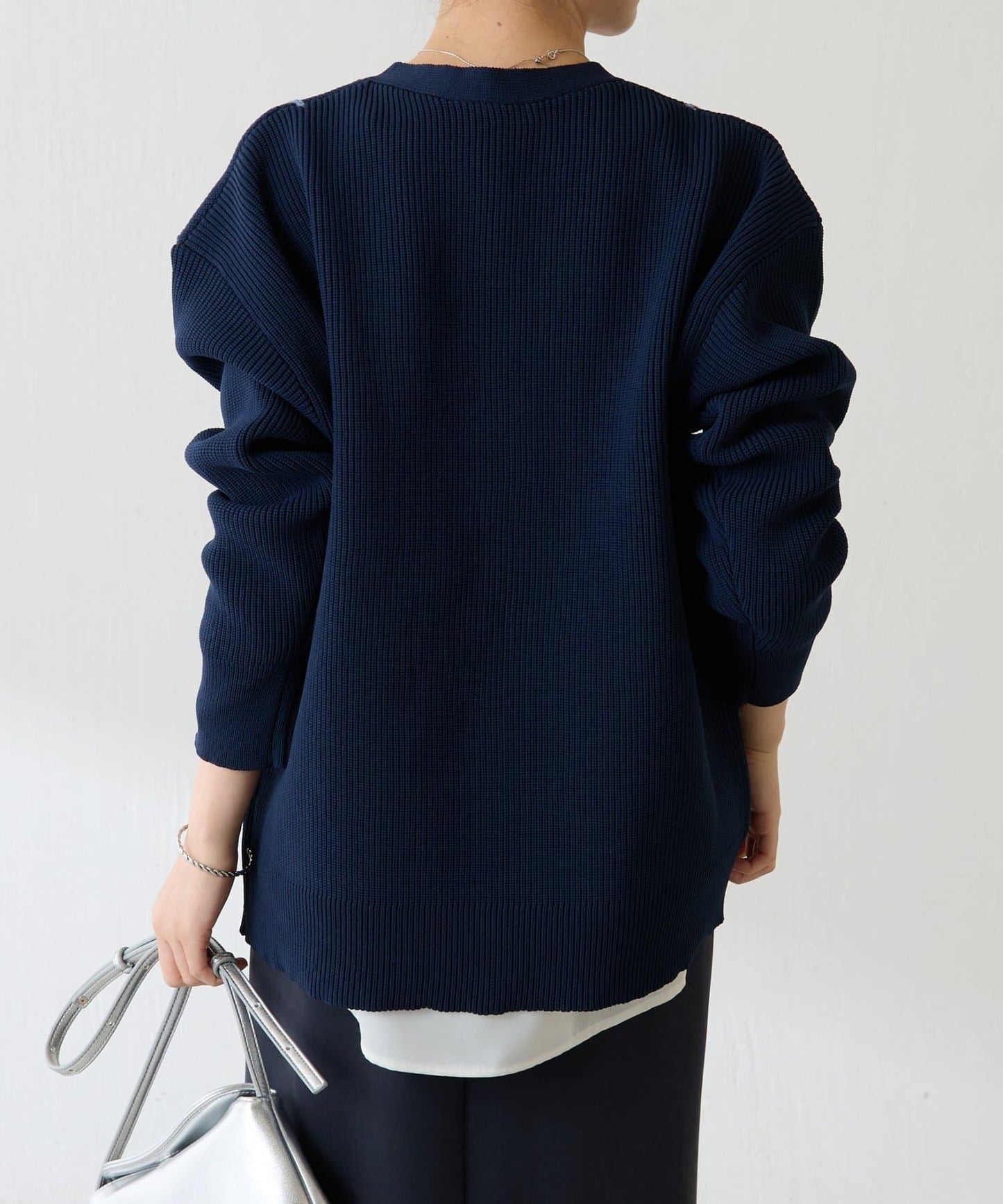 鏤空刺繡深V領針織衫