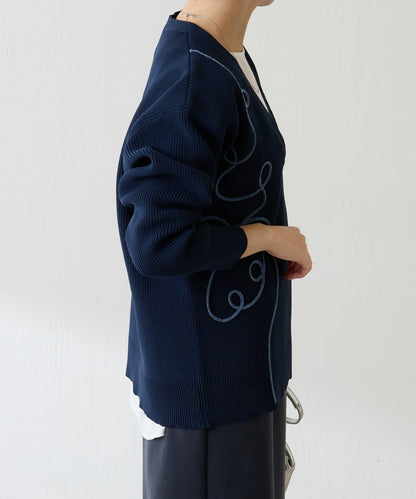 鏤空刺繡深V領針織衫