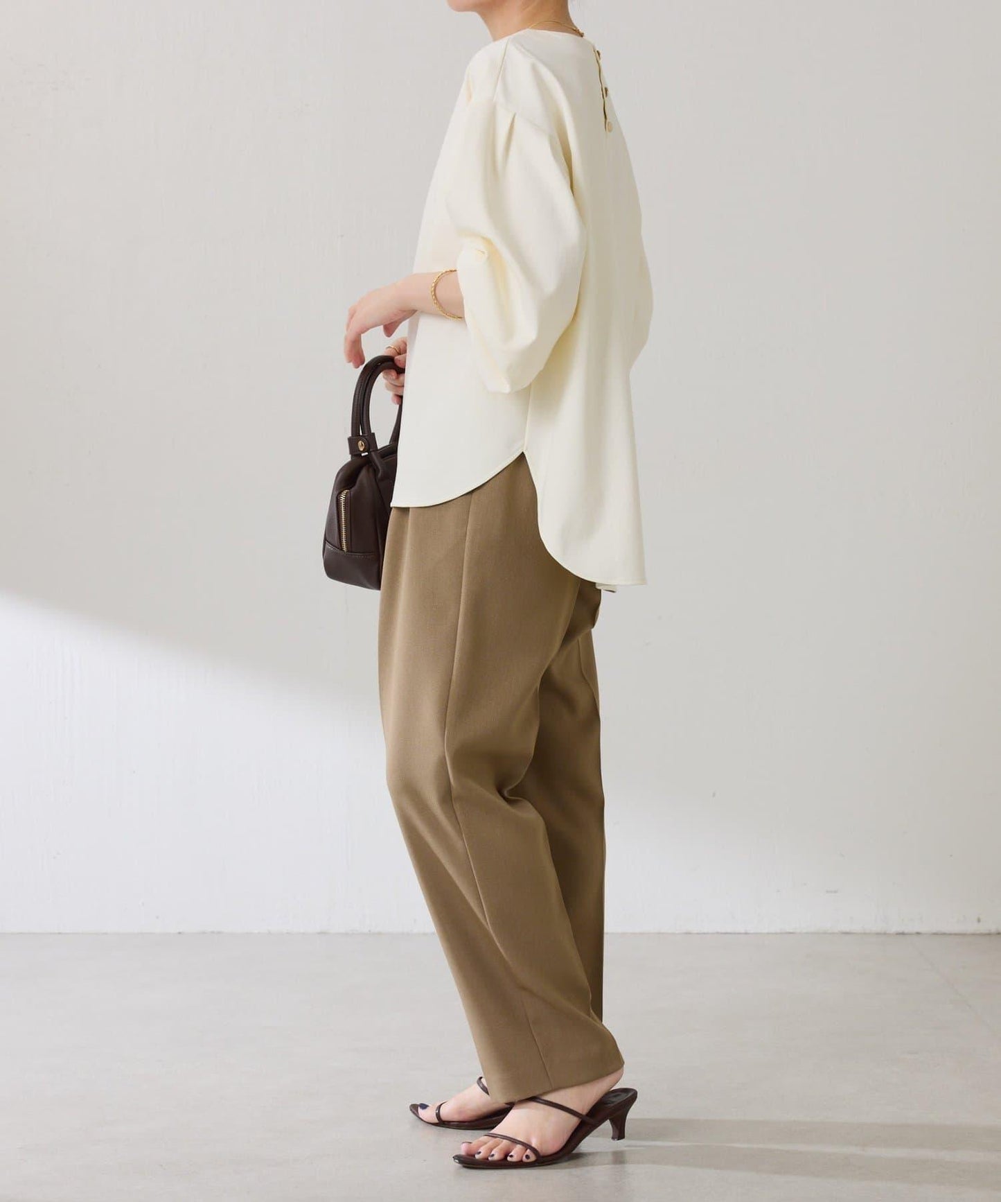 【修飾手腕線條】燈籠袖套頭衫