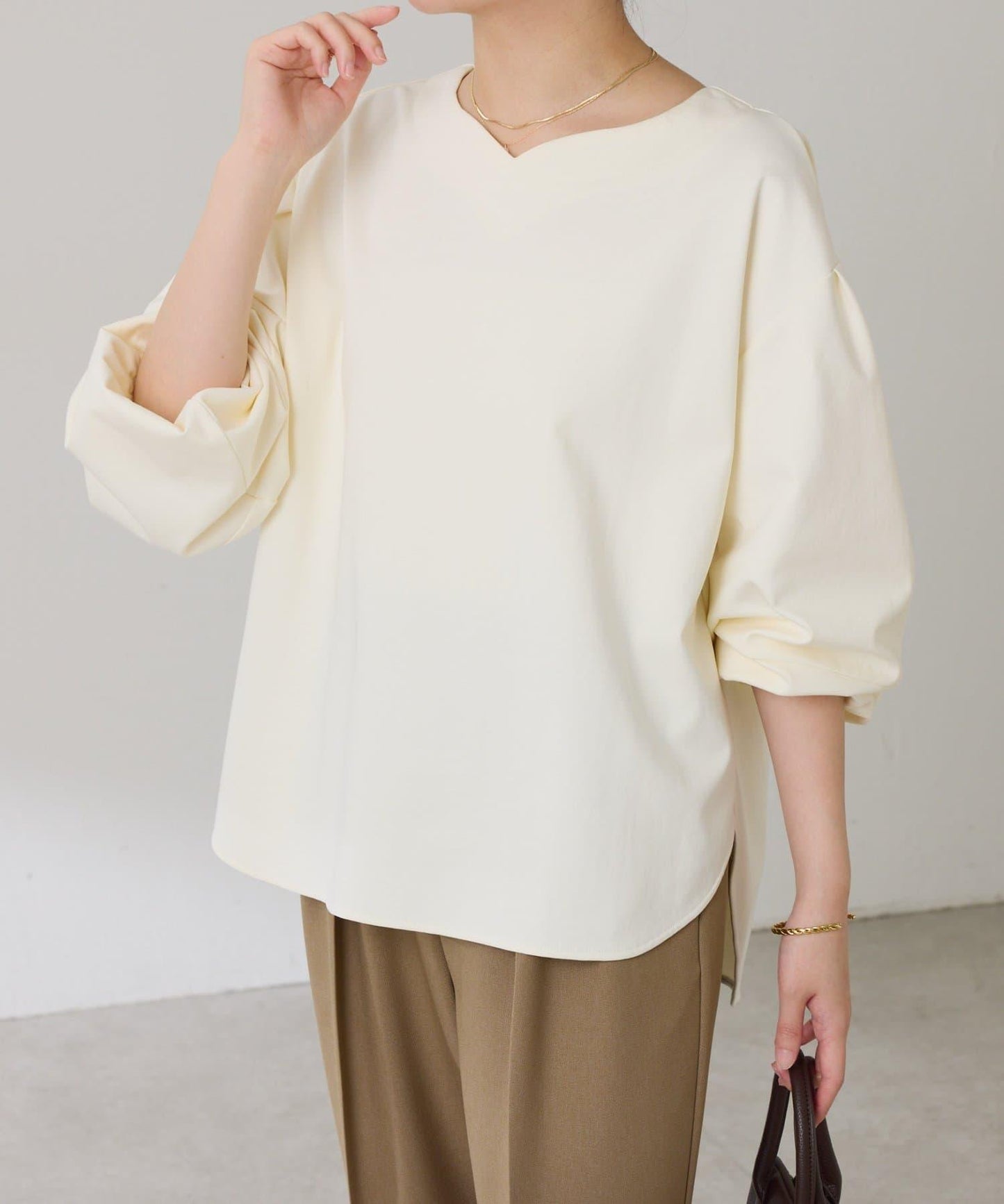 【修飾手腕線條】燈籠袖套頭衫