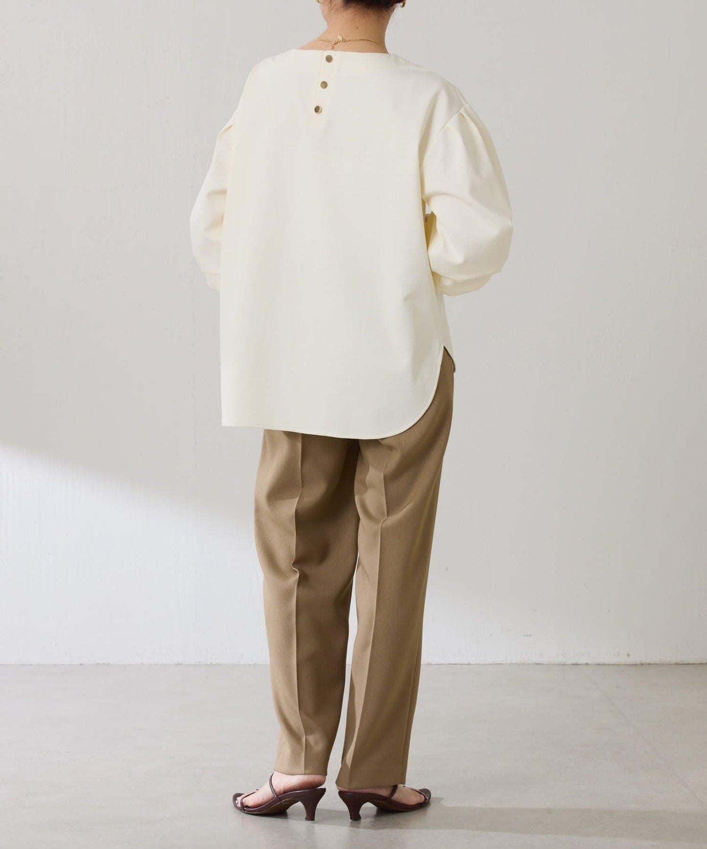 【修飾手腕線條】燈籠袖套頭衫