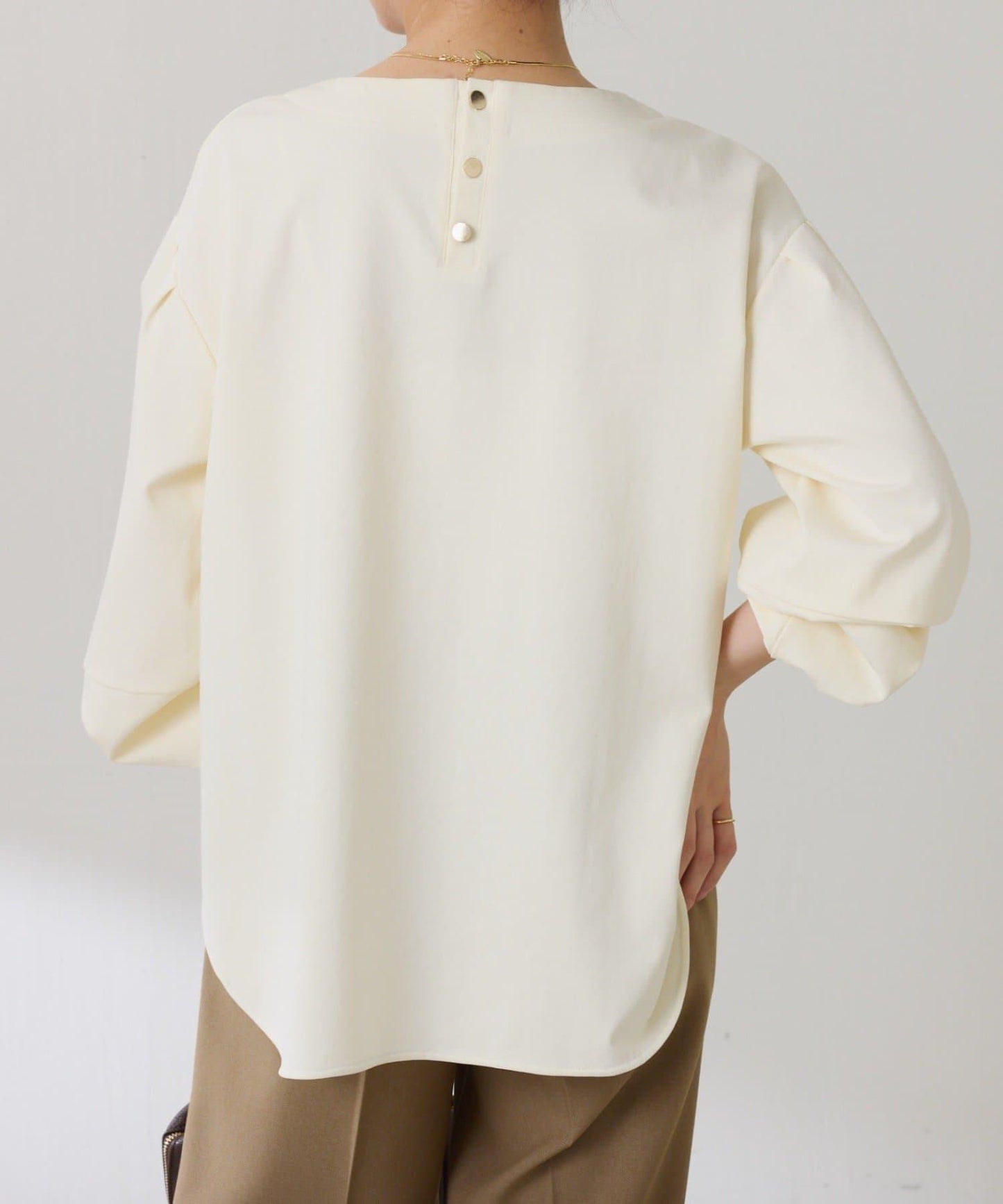 【修飾手腕線條】燈籠袖套頭衫