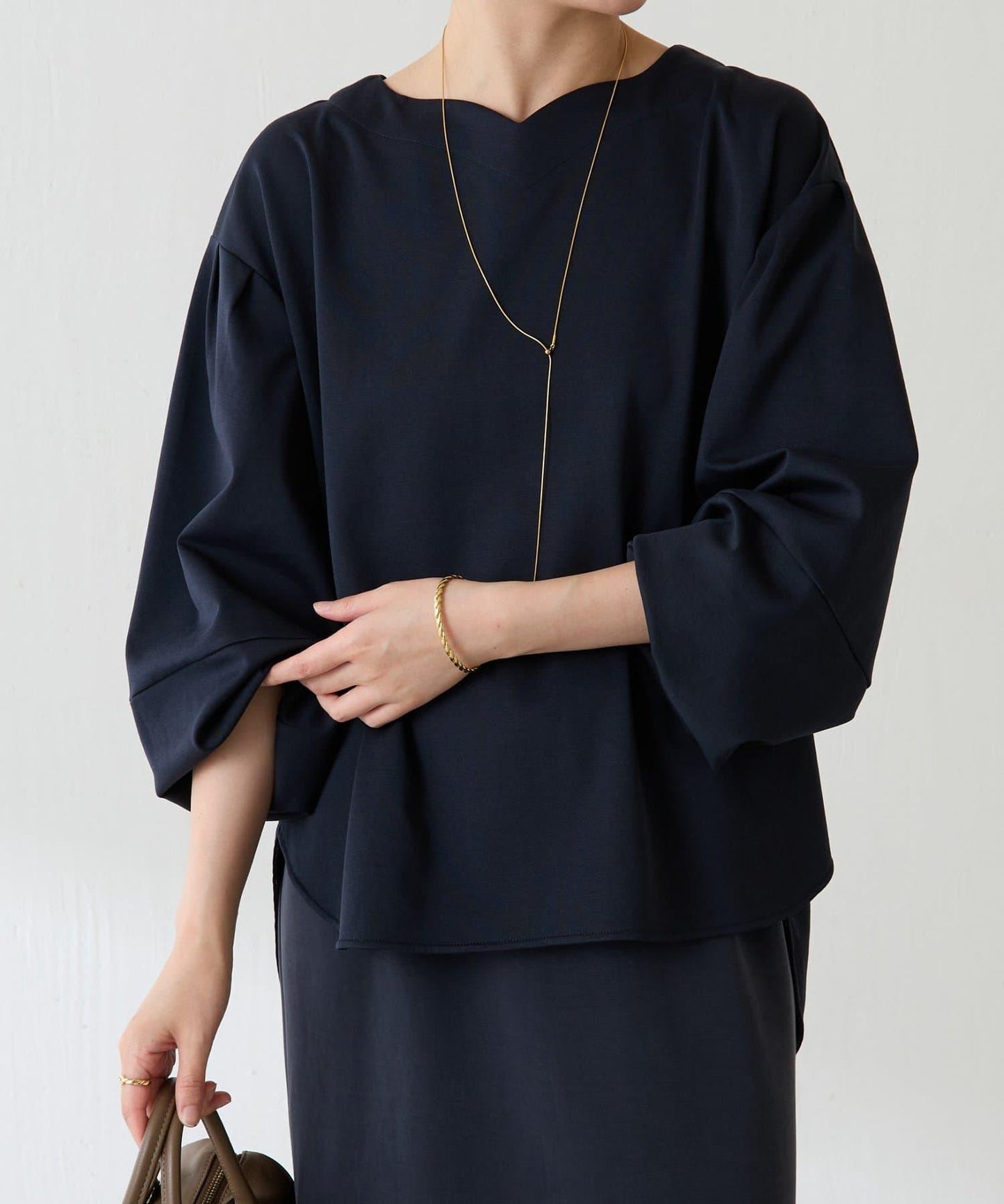 【修飾手腕線條】燈籠袖套頭衫