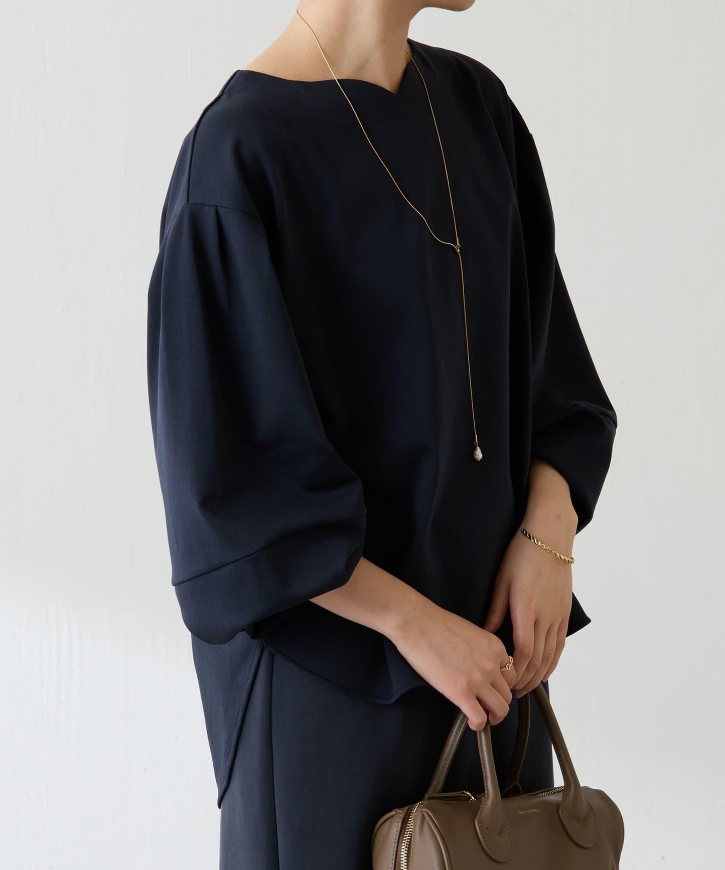 【修飾手腕線條】燈籠袖套頭衫