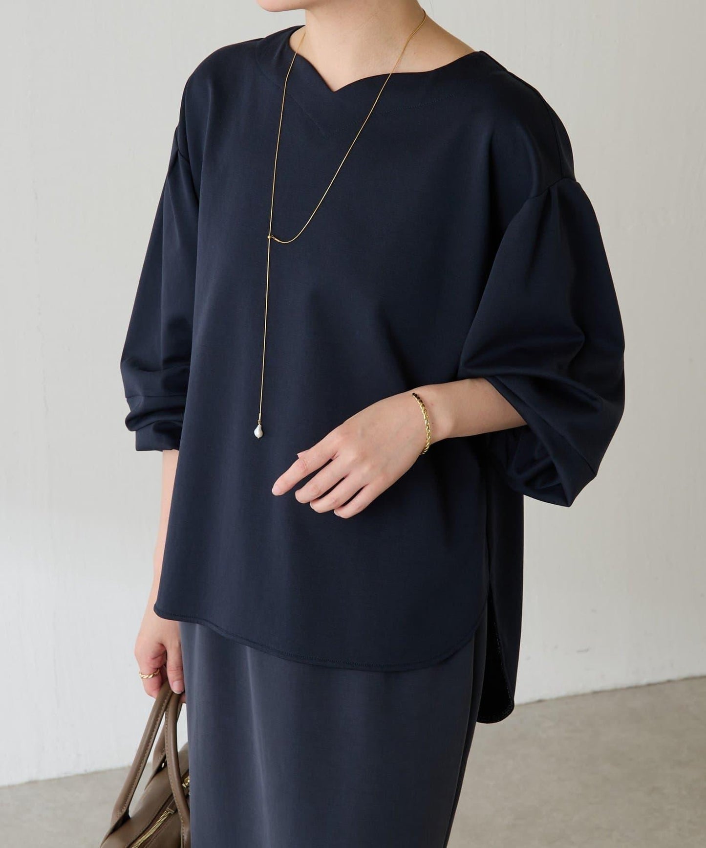 【修飾手腕線條】燈籠袖套頭衫