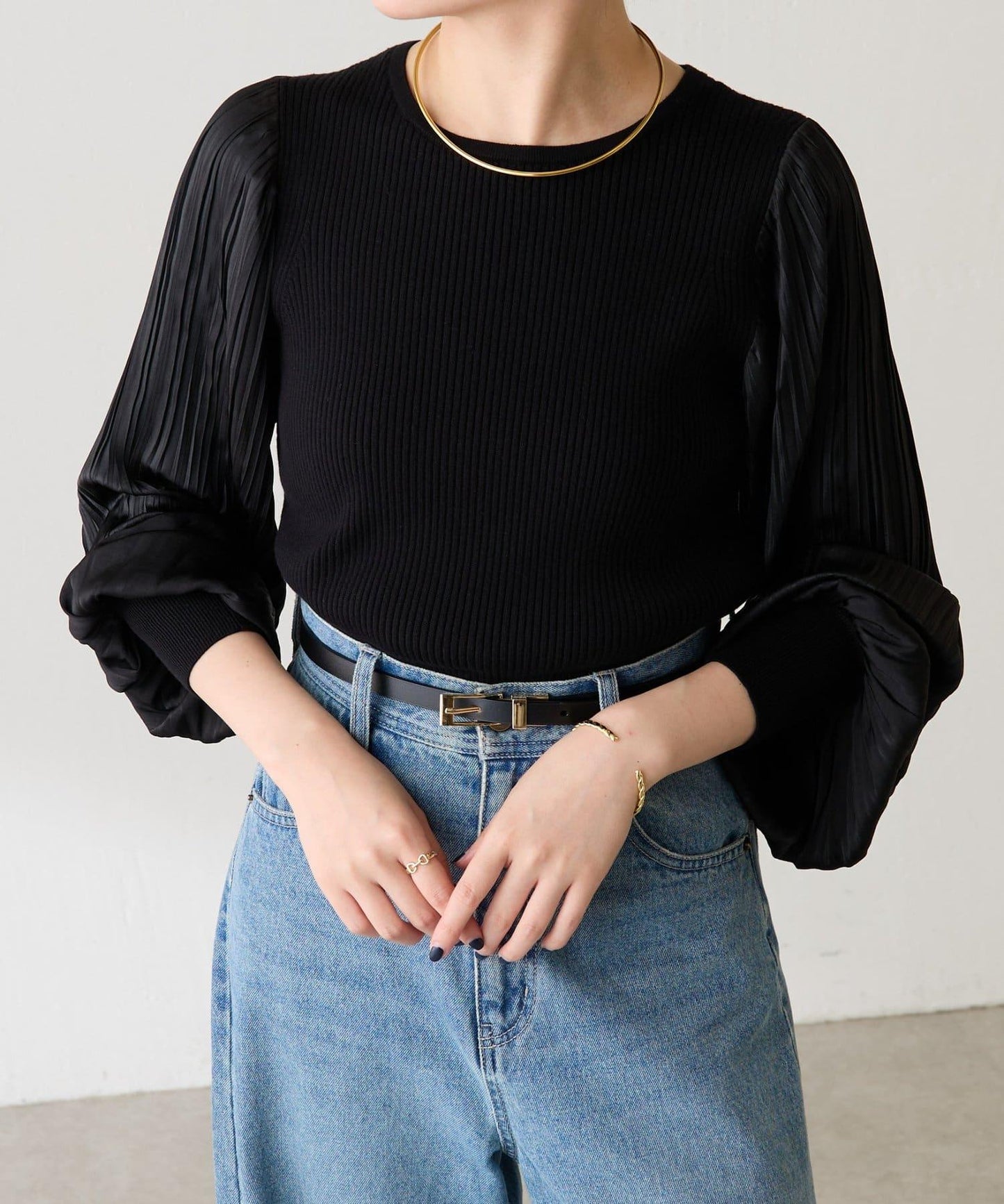 袖部百褶修身針織衫