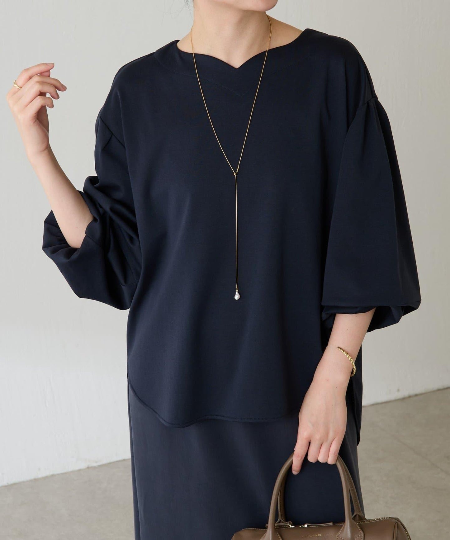 【修飾手腕線條】燈籠袖套頭衫