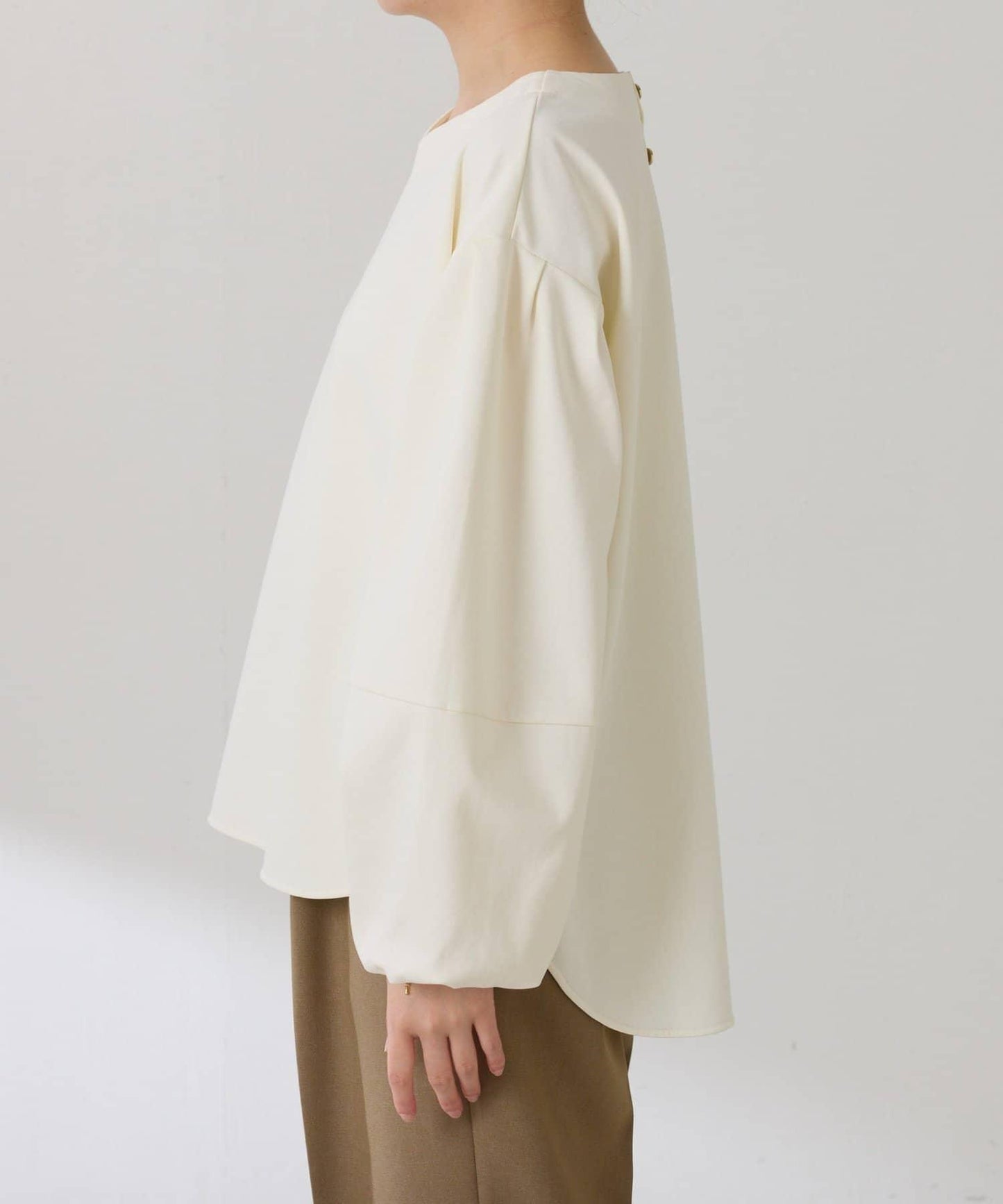 【修飾手腕線條】燈籠袖套頭衫