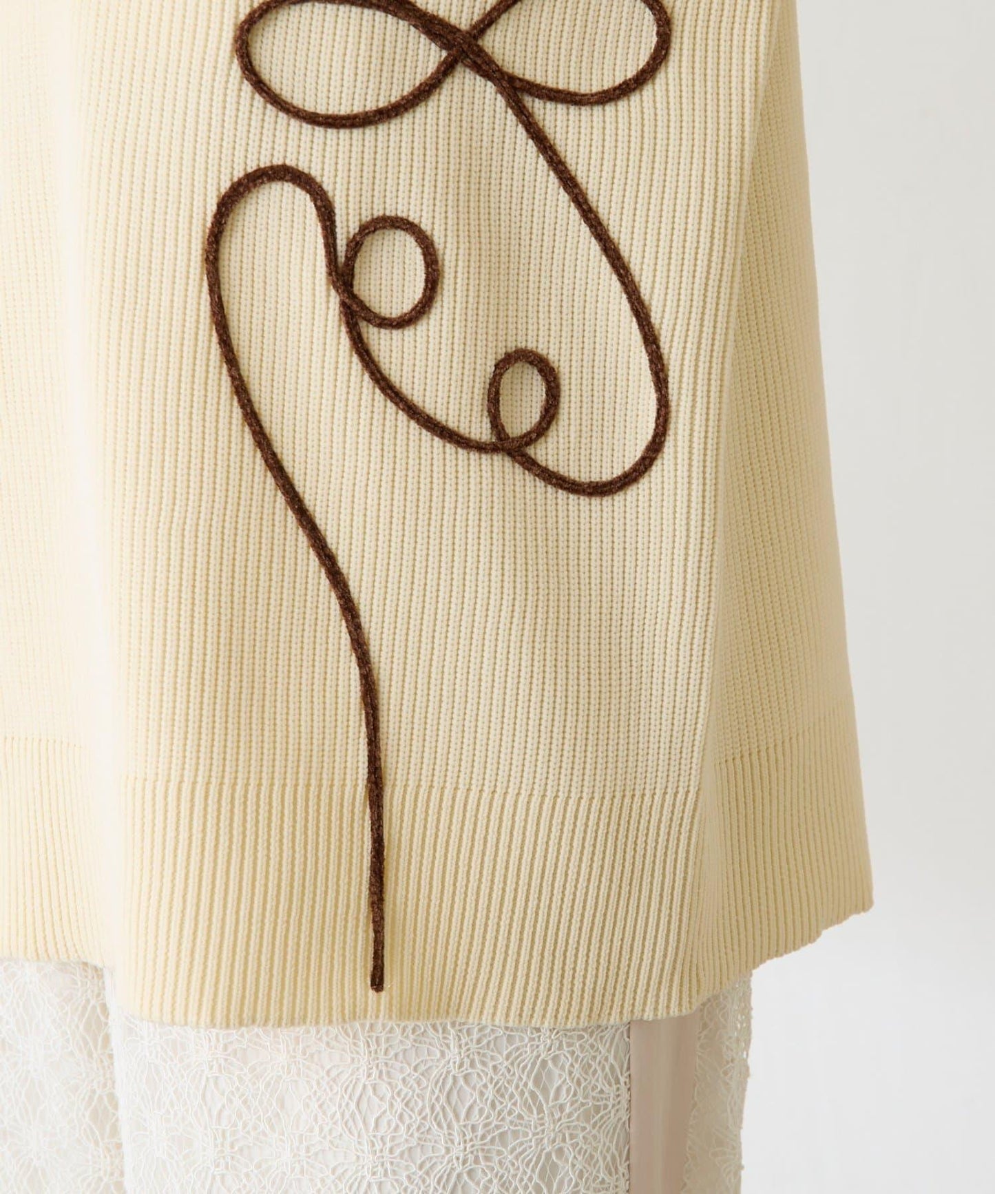 鏤空刺繡深V領針織衫