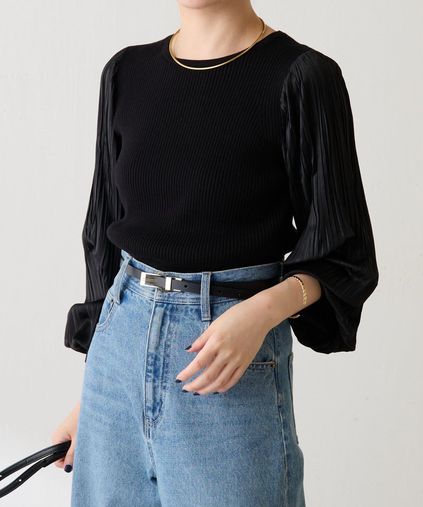 袖部百褶修身針織衫