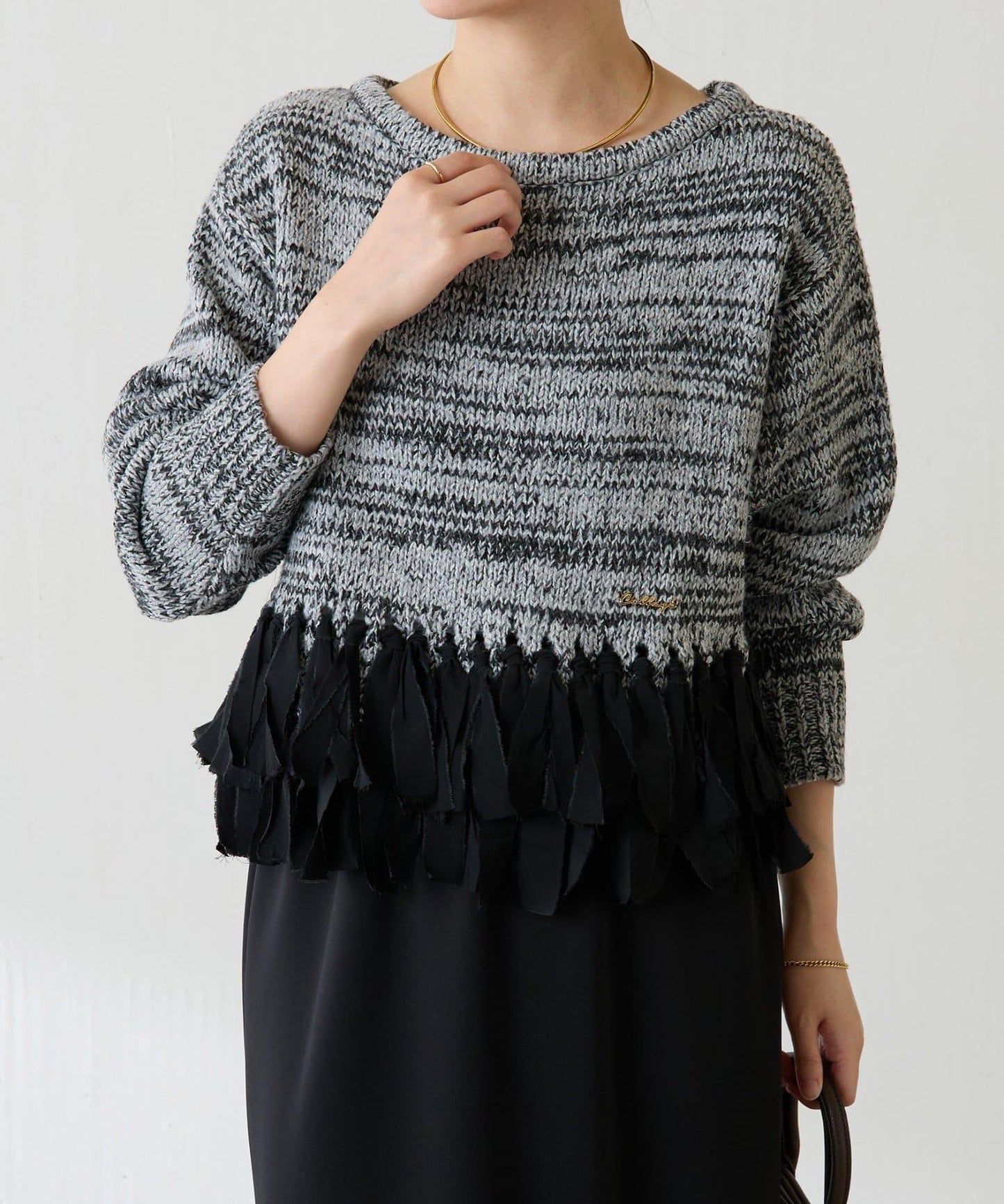 下襬流蘇針織衫