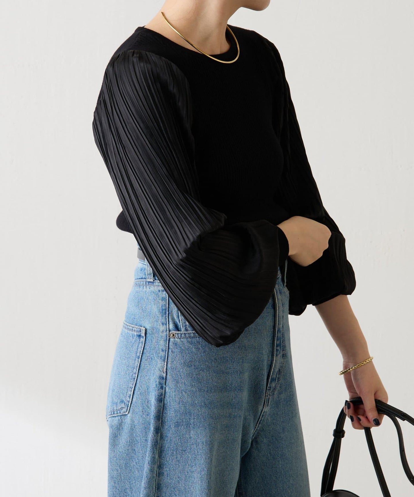 袖部百褶修身針織衫