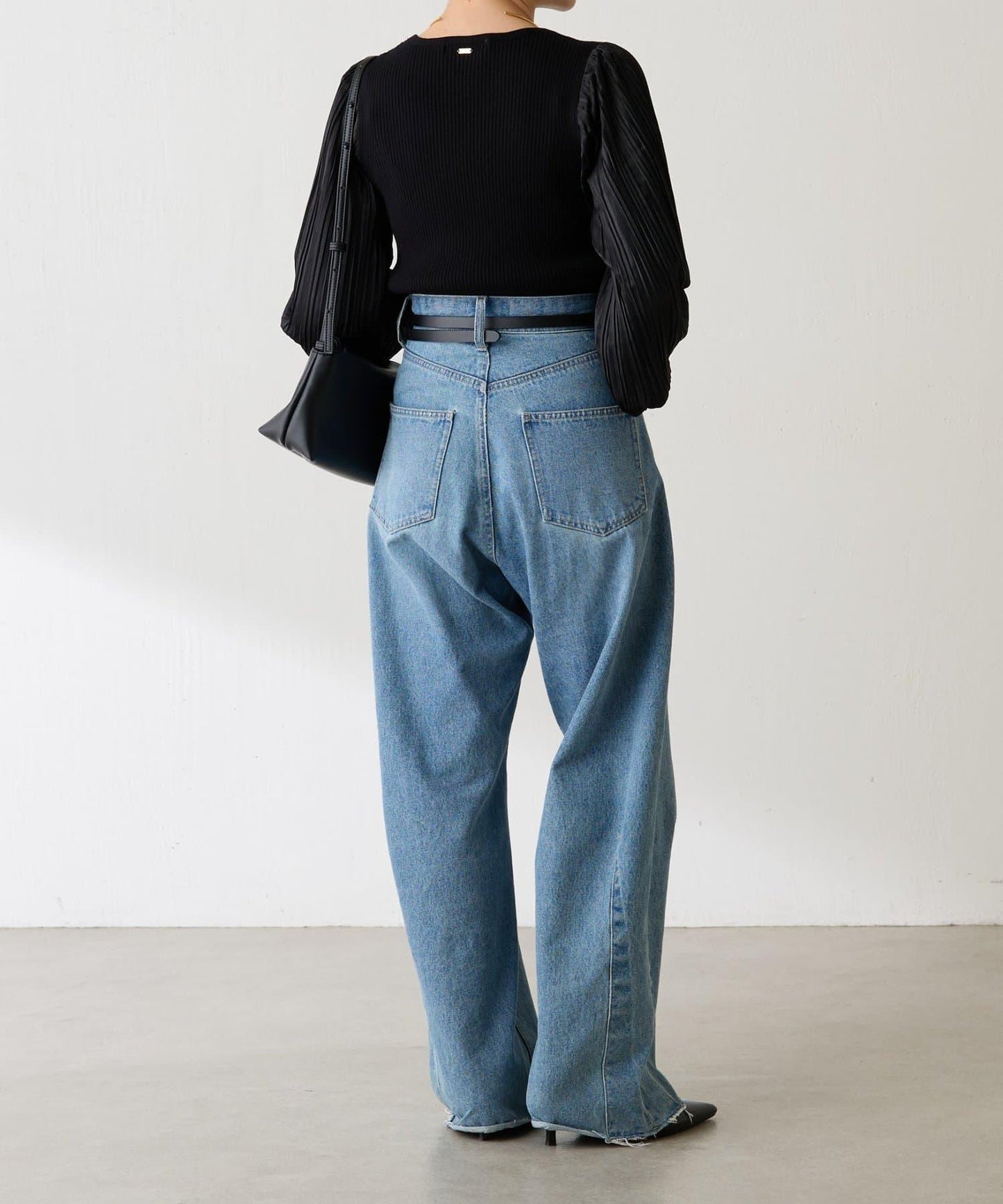 袖部百褶修身針織衫