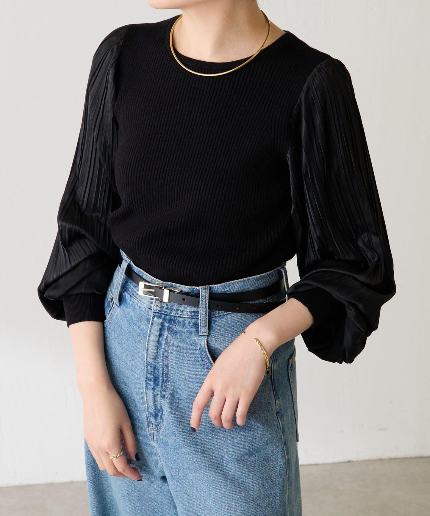 袖部百褶修身針織衫