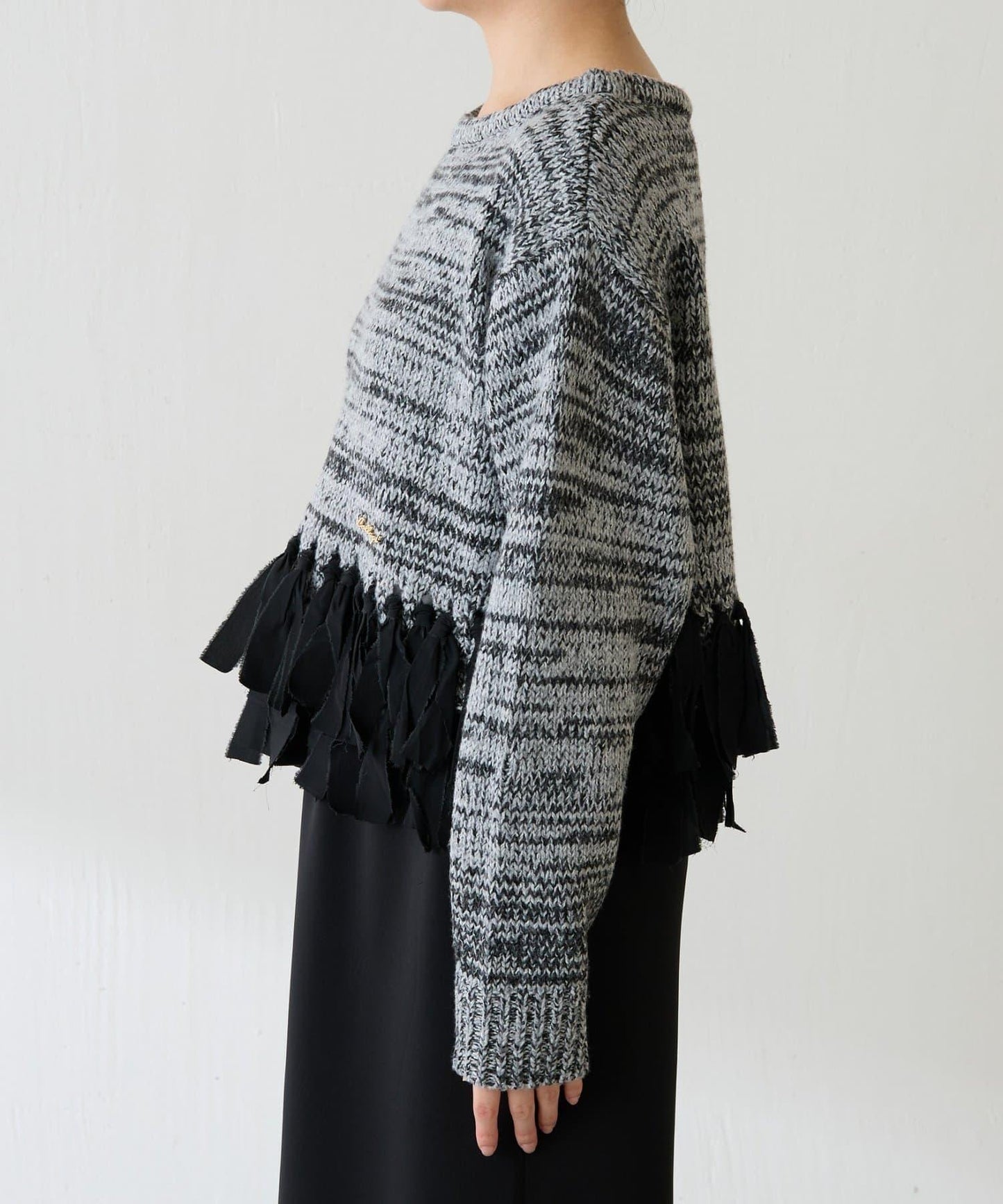 下襬流蘇針織衫