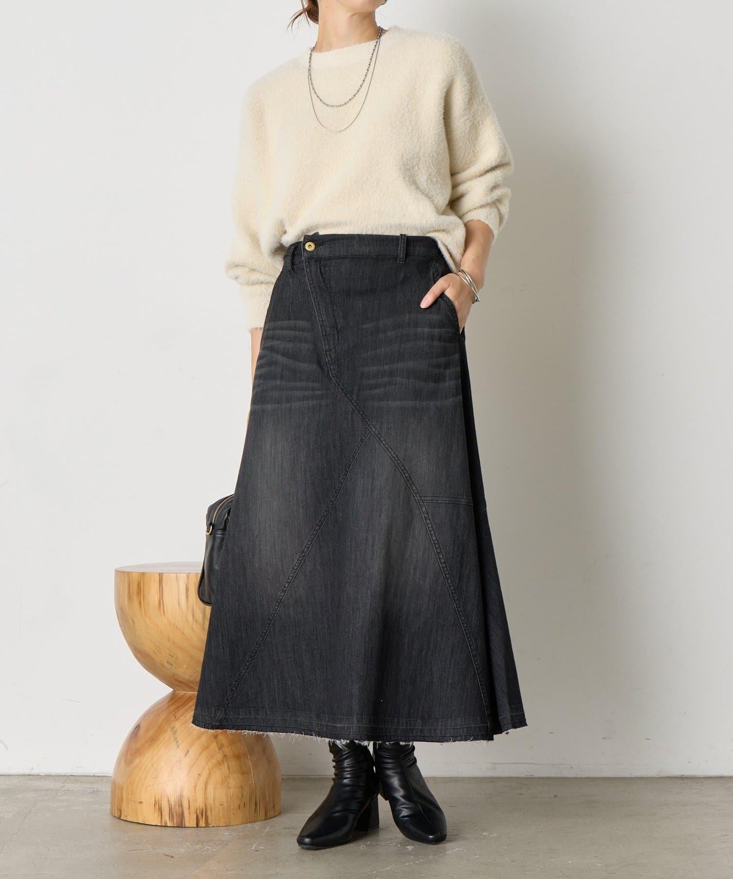 亮片羽毛柔軟針織衫