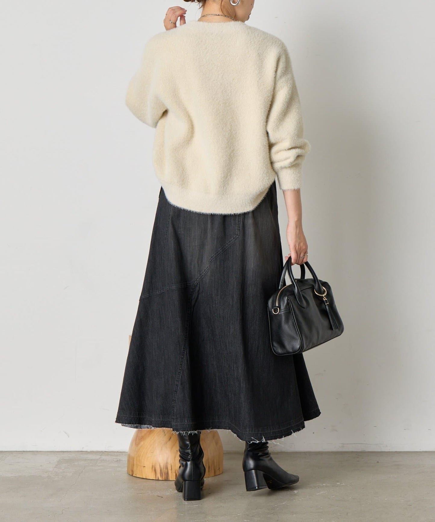 亮片羽毛柔軟針織衫