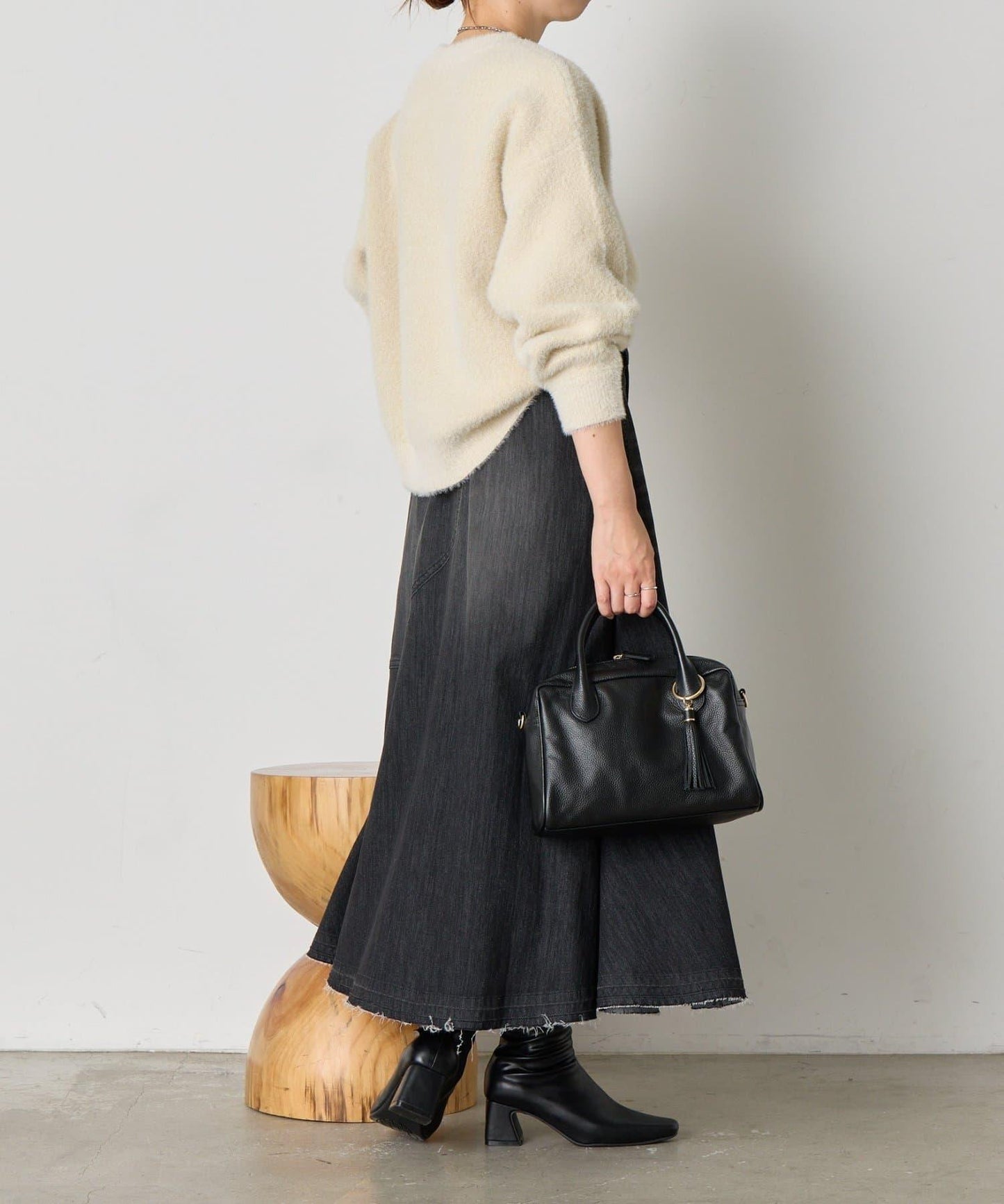 亮片羽毛柔軟針織衫