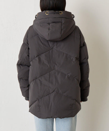 金屬孔眼連帽羽絨服