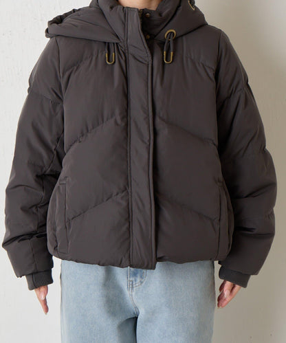 金屬孔眼連帽羽絨服