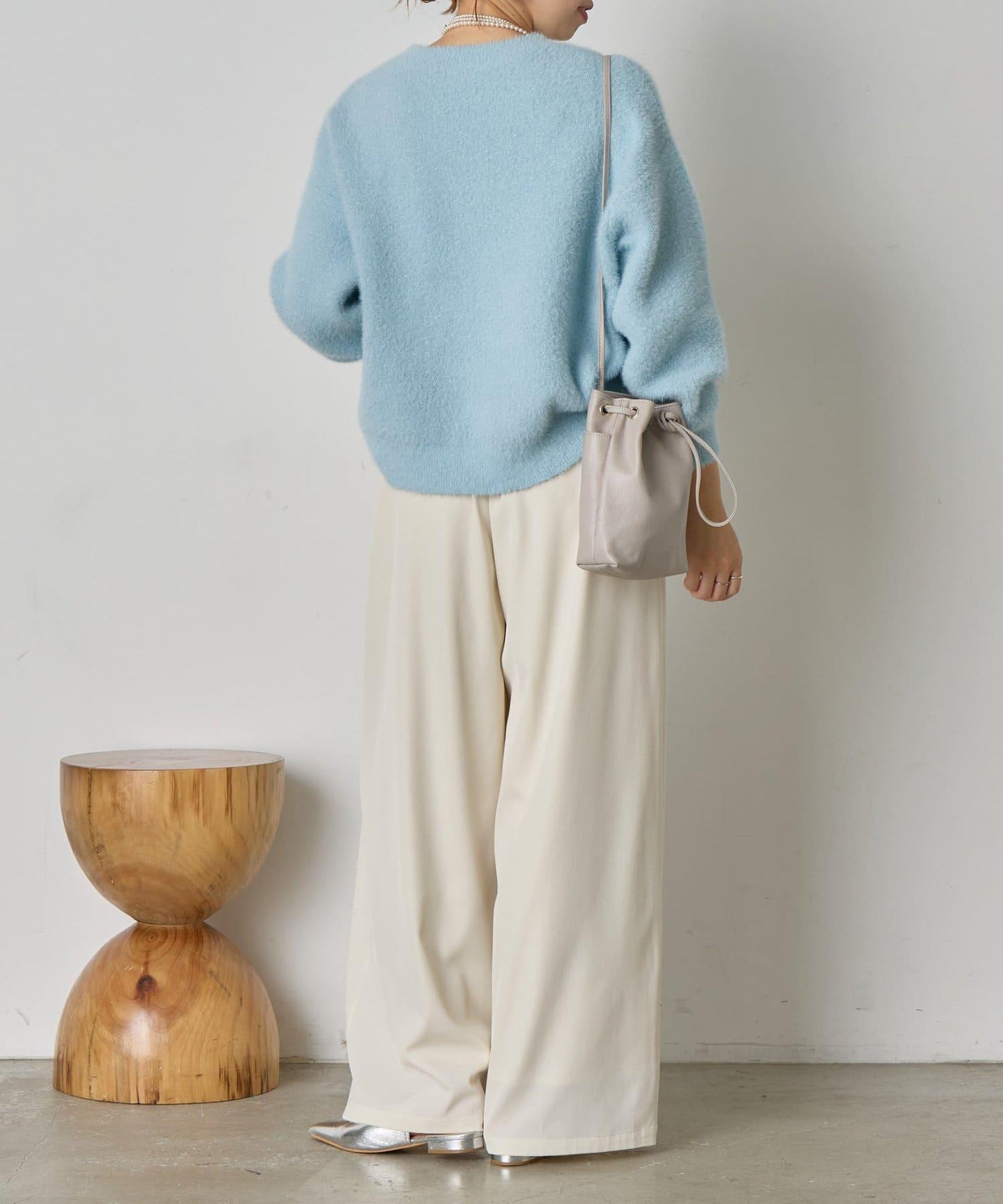 亮片羽毛柔軟針織衫