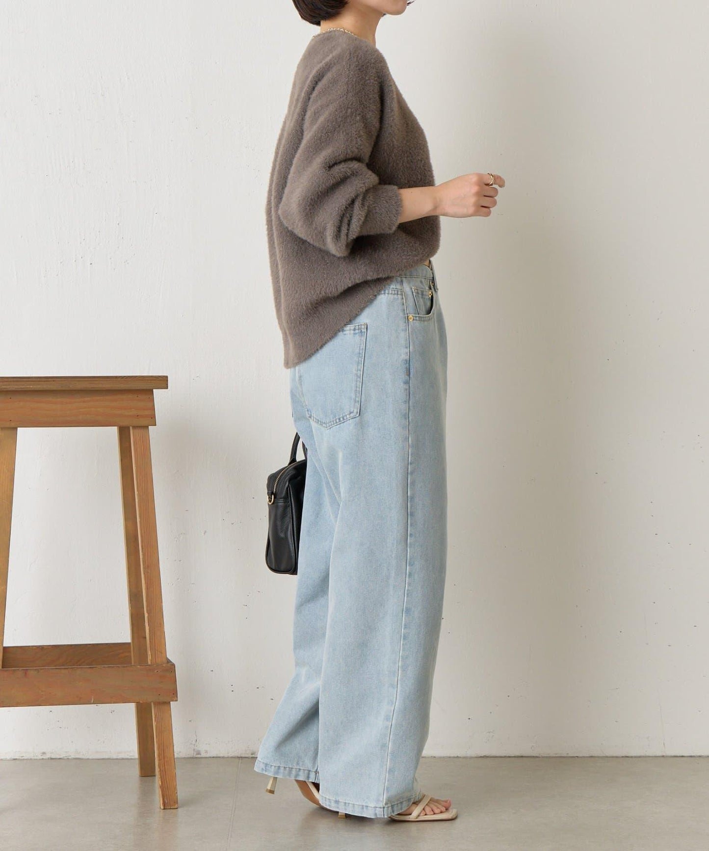 亮片羽毛柔軟針織衫