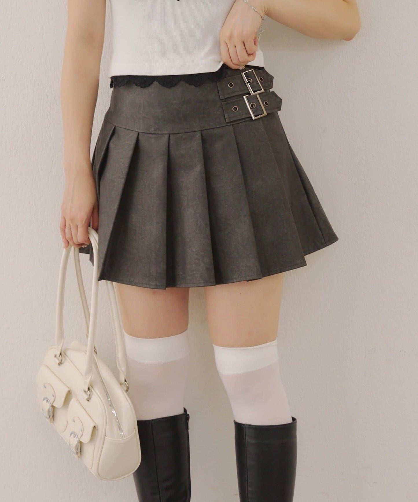 側邊腰帶仿皮迷你裙