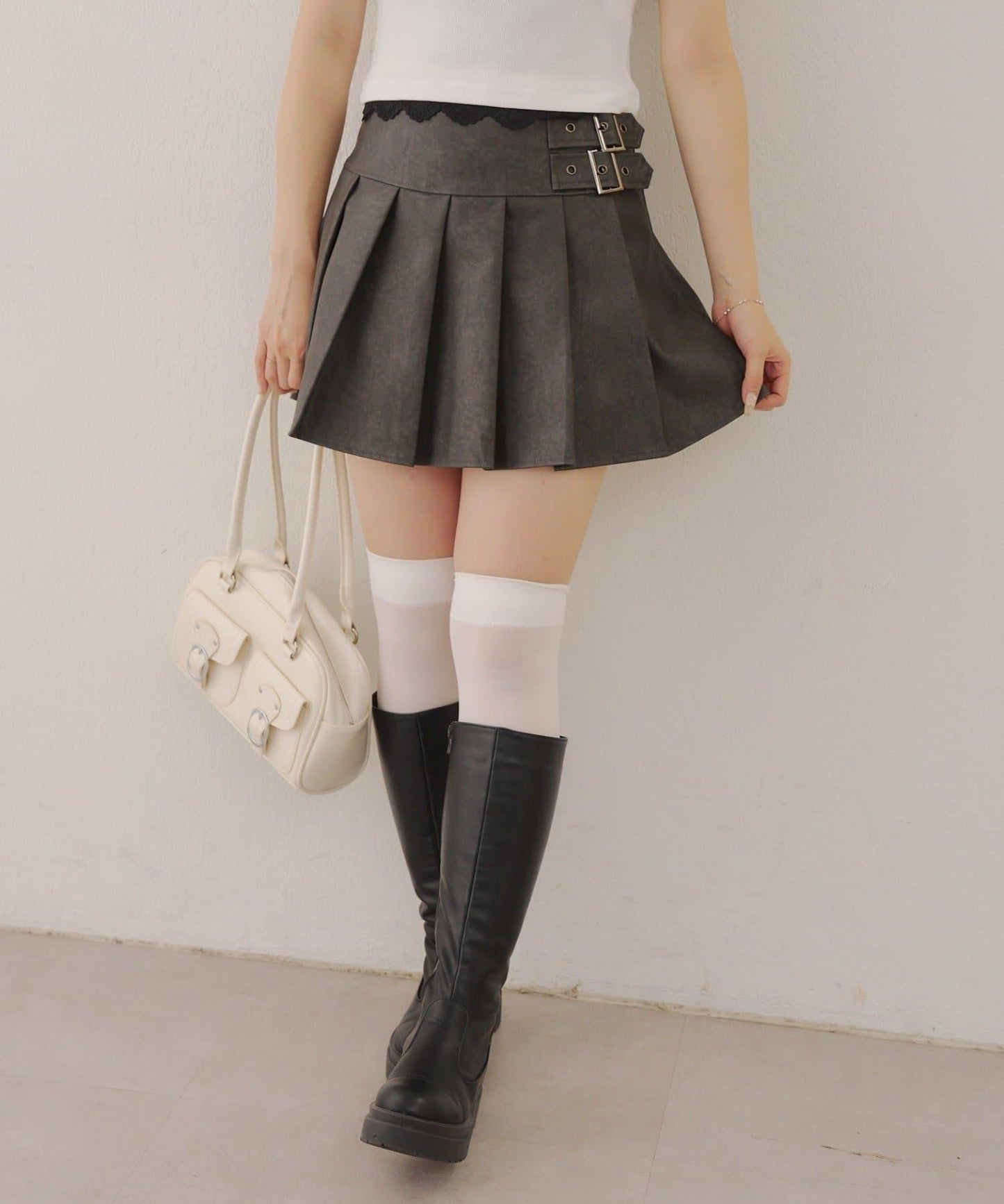 側邊腰帶仿皮迷你裙