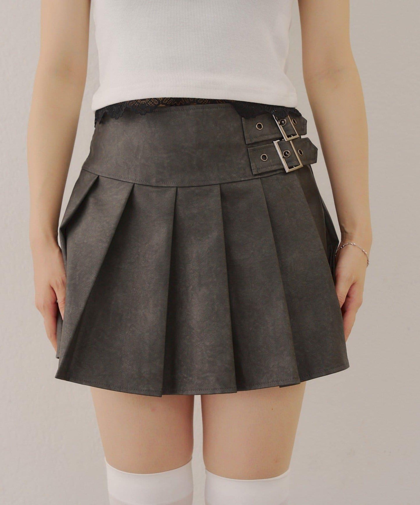 側邊腰帶仿皮迷你裙