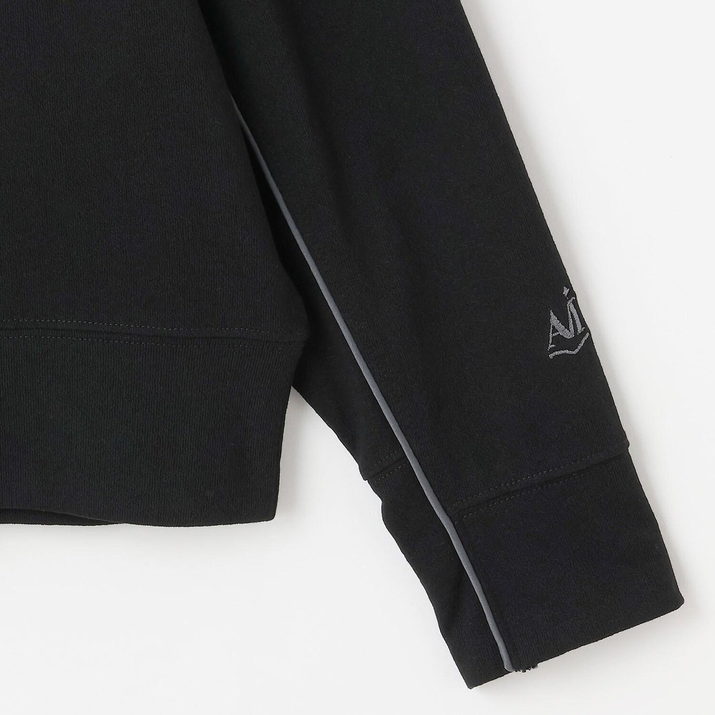 【AMI】袖拼接滾邊標誌套頭衫