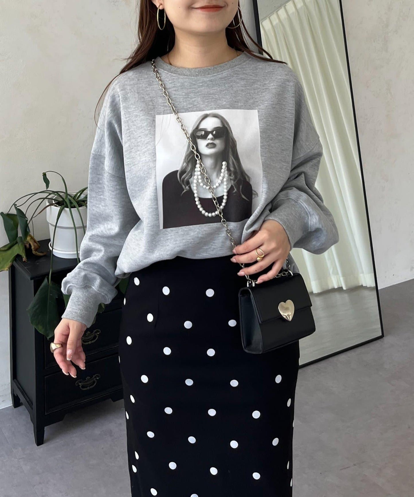 珍珠項鍊照片印花衛衣