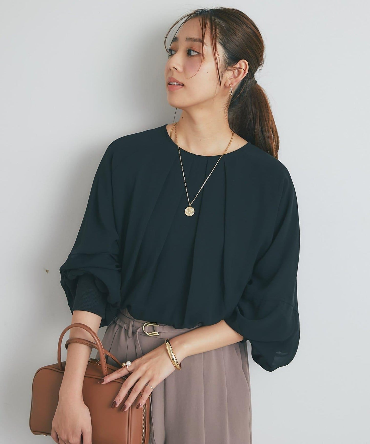 《オンオフ兼用・大人な上品スタイル》雪紡襯衫